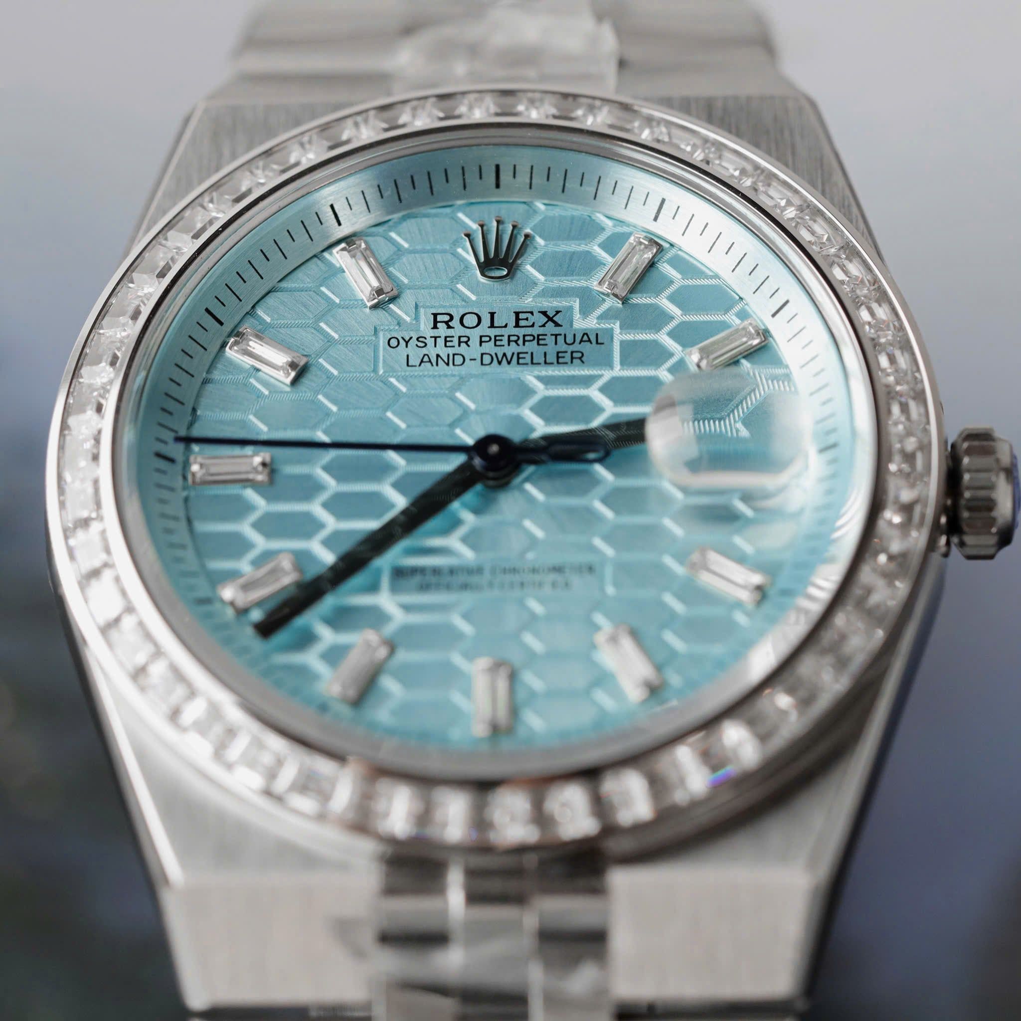 Rolex Land-Dweller với Vành Bezel Kim Cương Mặt Số Xanh Bạc Hà