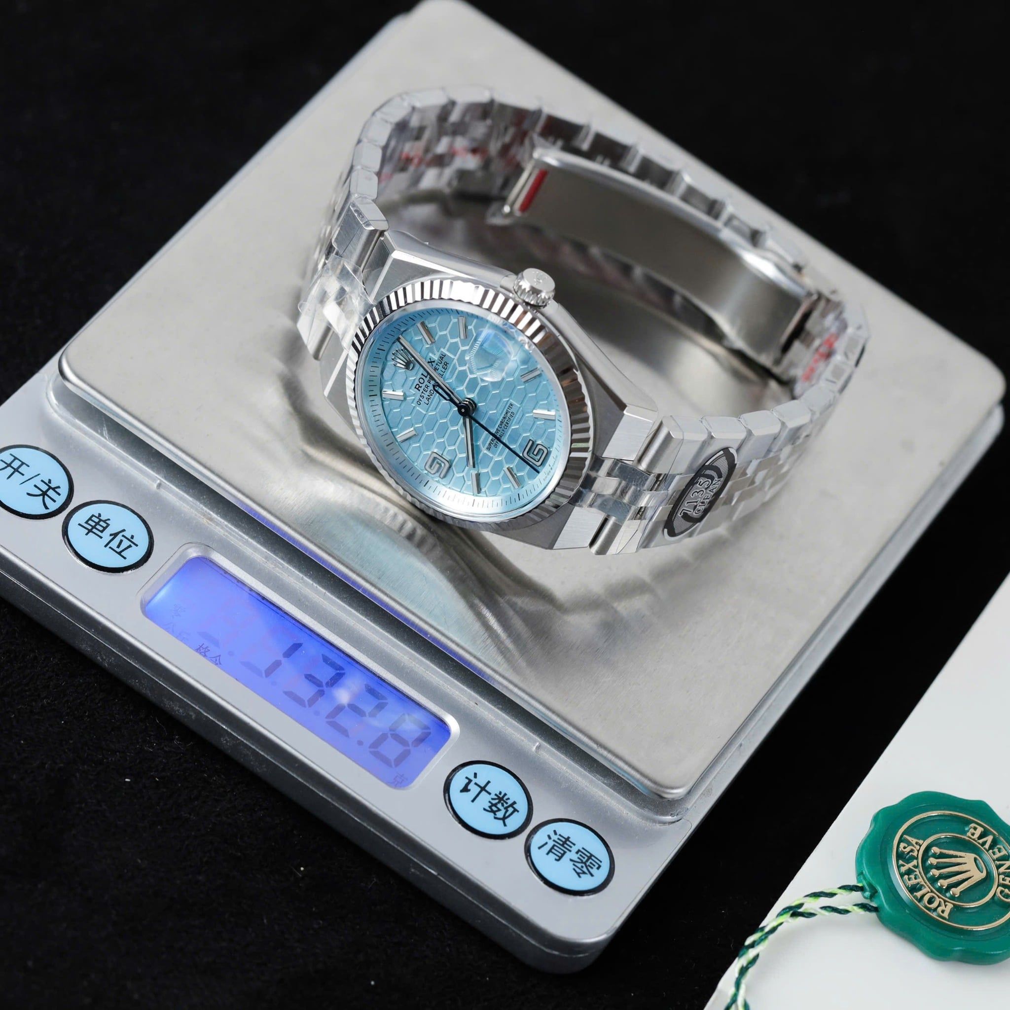 Rolex Oyster Perpetual Land-Dweller 127334 & 127336 Mặt Số Xanh Băng Giá