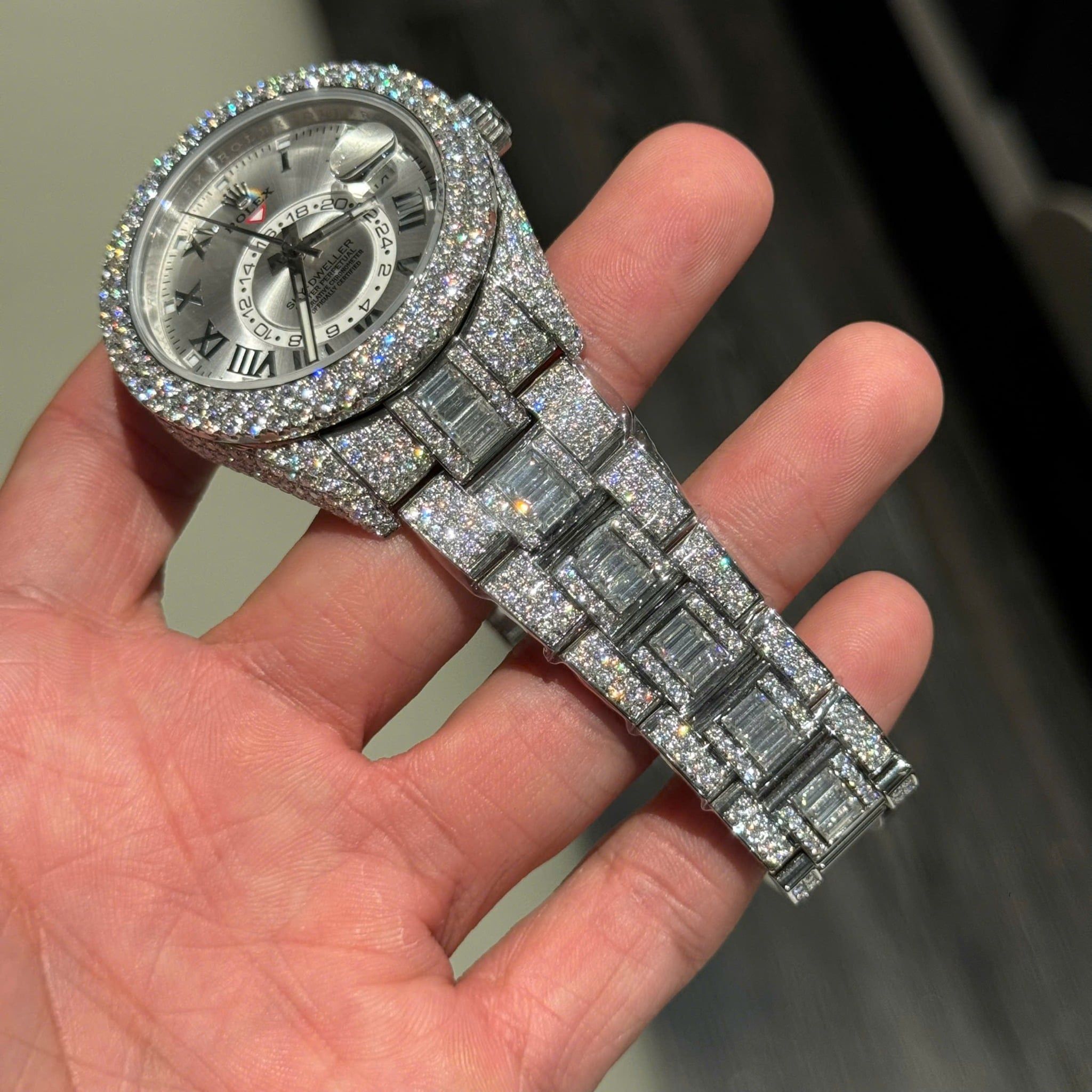 Rolex Sky-Dweller Bản Thiết Kế Riêng Mặt Số Màu Bạc và Dây Đeo Oyster