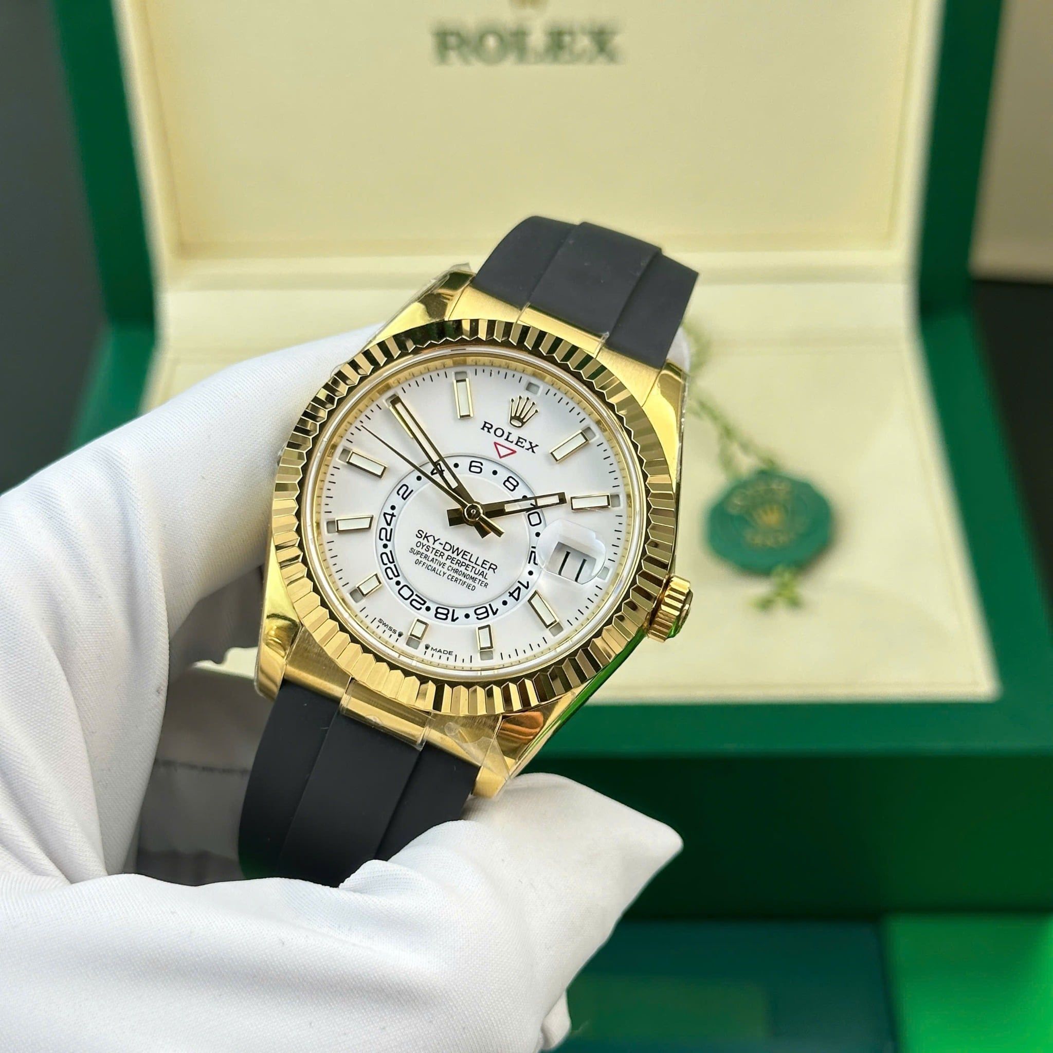 Rolex Sky-Dweller Yellow Gold – Oyster Bracelet