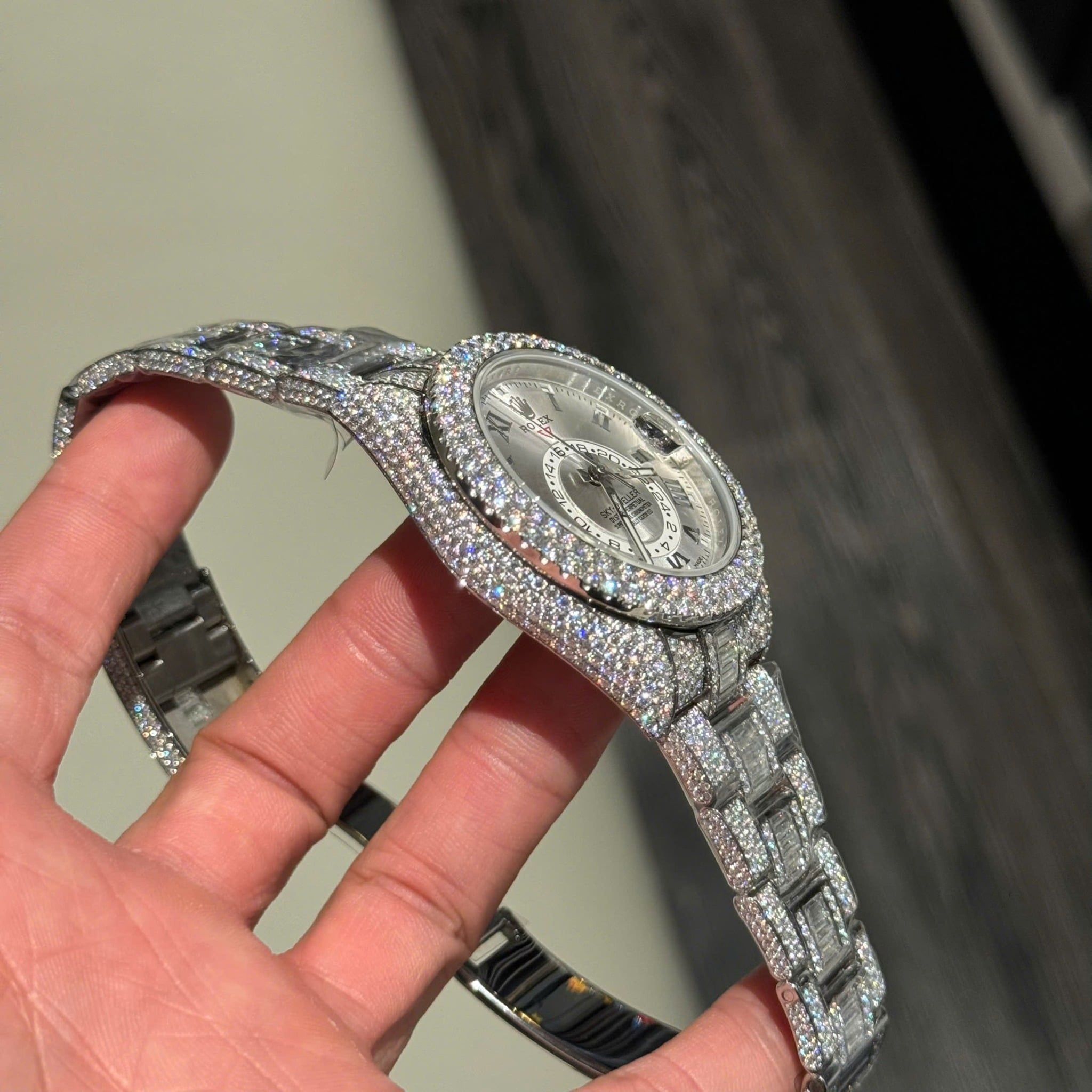 Rolex Sky-Dweller Bản Thiết Kế Riêng Mặt Số Màu Bạc và Dây Đeo Oyster