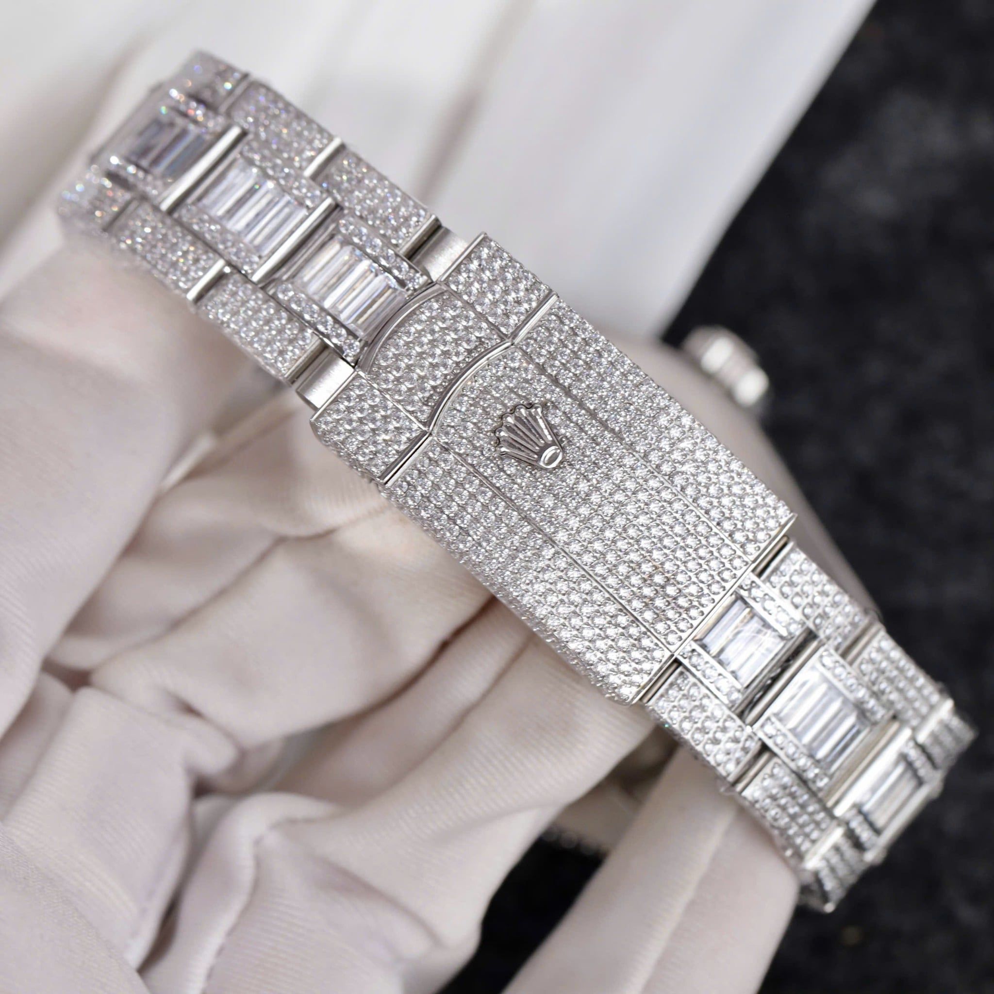 Rolex Sky Dweller 326934 42mm Mặt Số Kim Cương