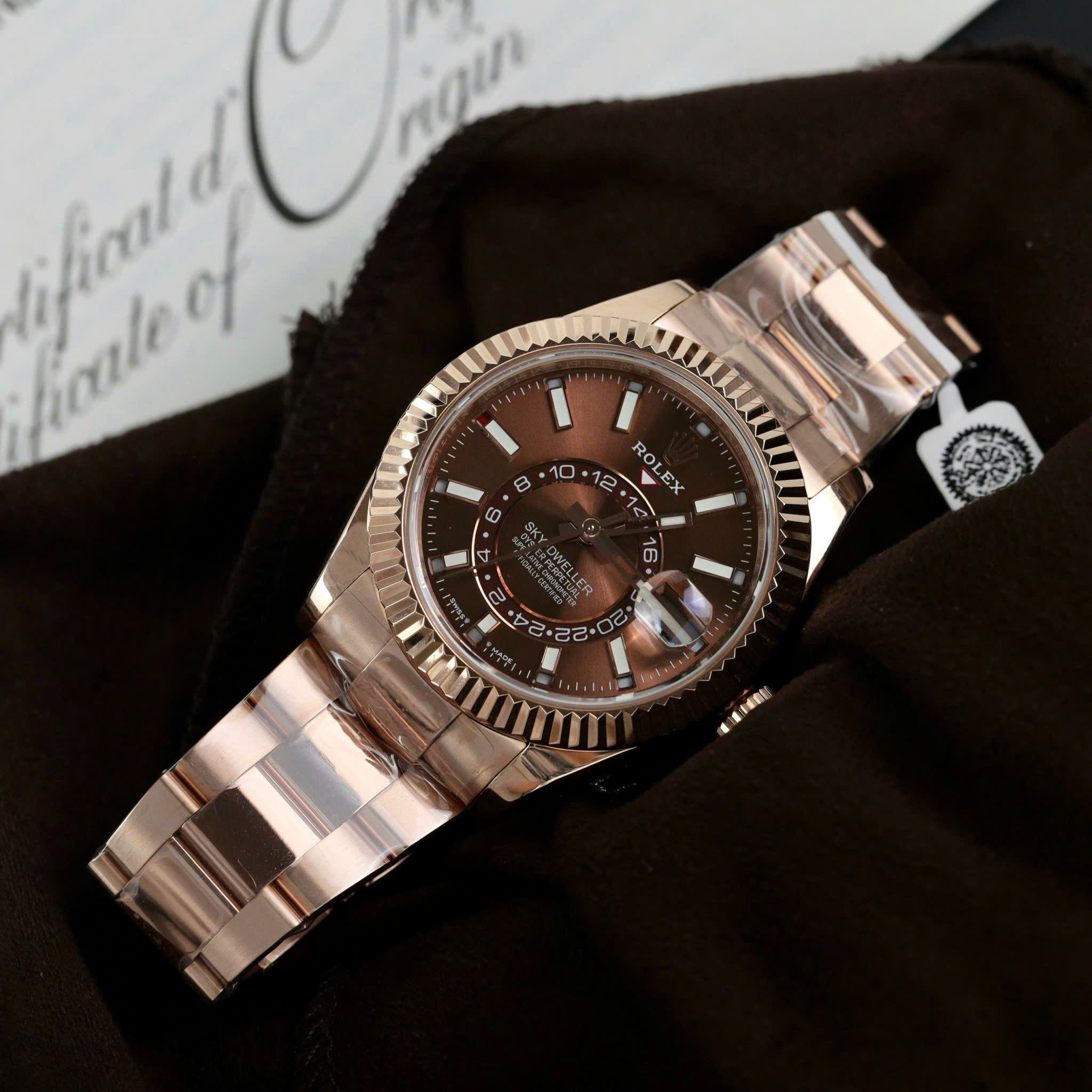 Rolex Sky-Dweller Vàng Everose 18 ct với Mặt Số Màu Nâu