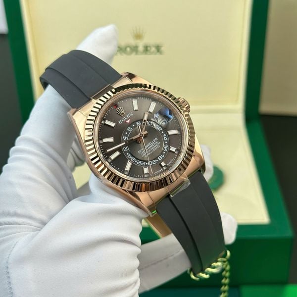 Rolex Sky Dweller 326235 Mặt Số Chocolate