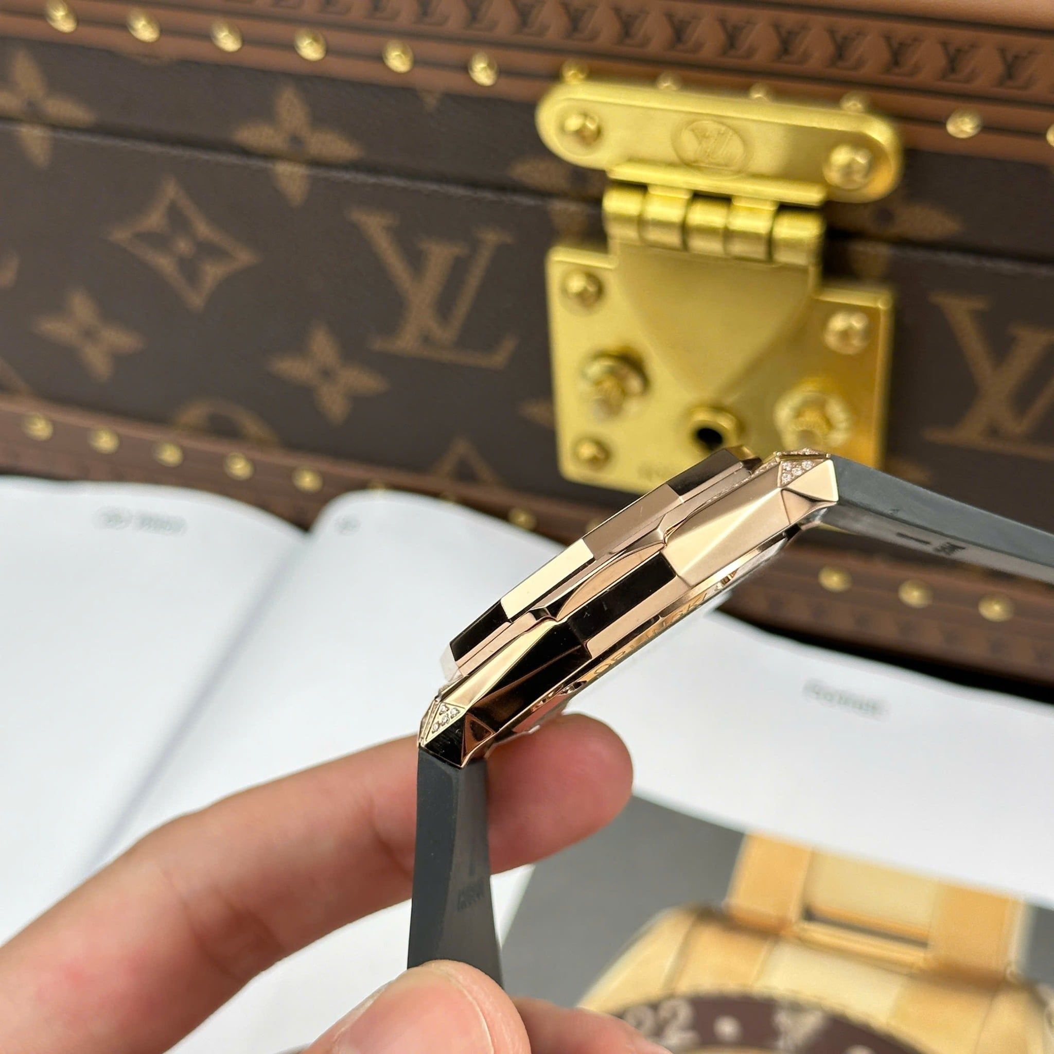 Đồng Hồ Hublot Classic Fusion Orlinski 40mm Rep 1:1 Chế Tác Chuẩn Hãng Mạ Vàng PVD Kim Cương Moissanite  Demi