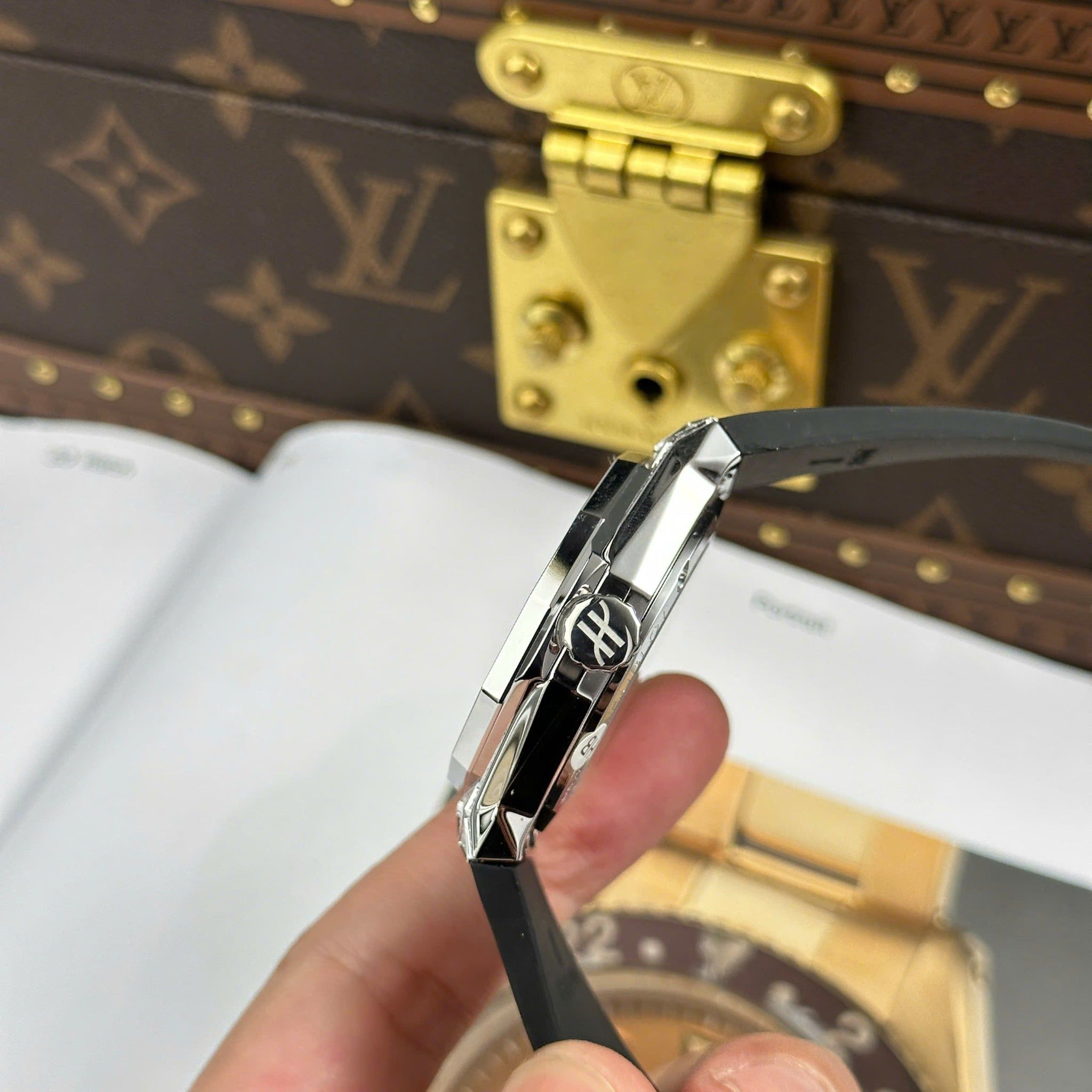 Đồng Hồ Hublot Classic Fusion Orlinski 40mm Rep 1:1 Chế Tác Chuẩn Hãng Thép Sịn - Full Kim Cương Moissanite