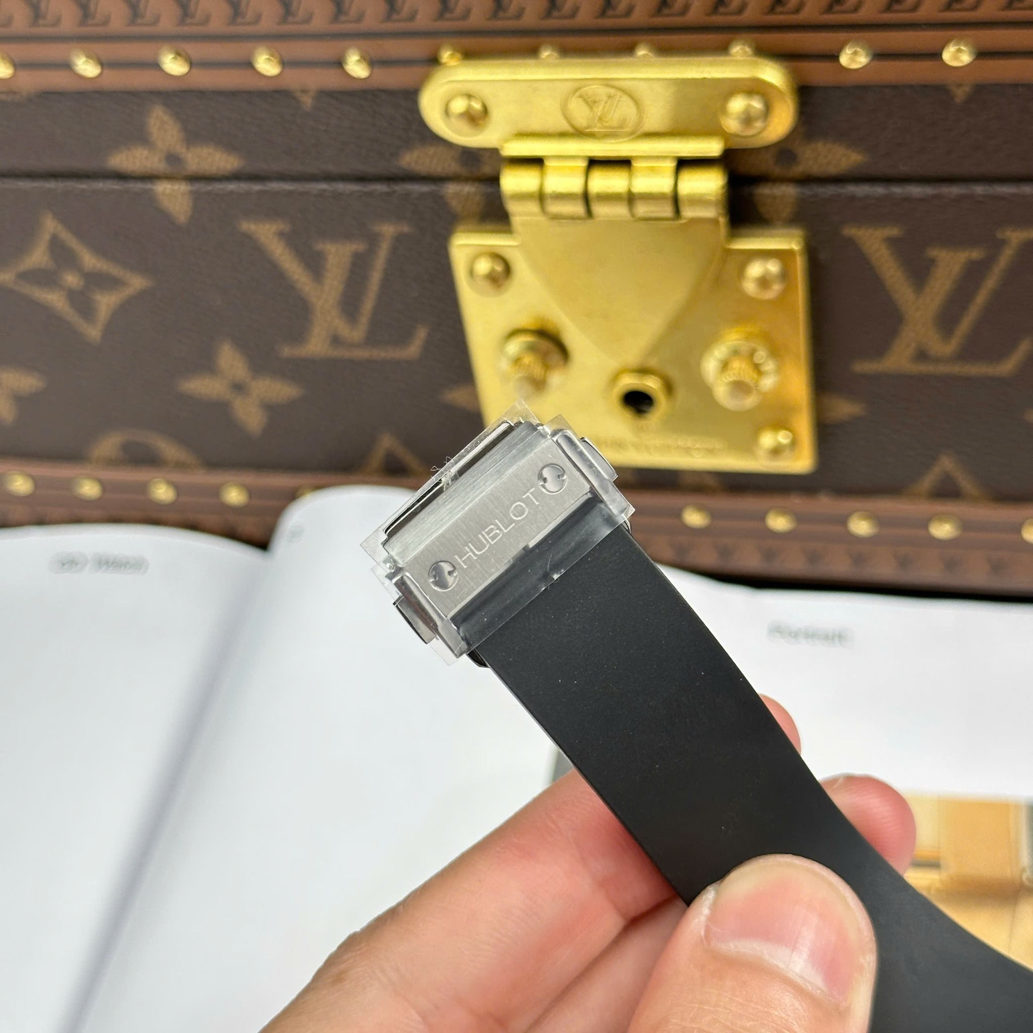 Đồng Hồ Hublot Classic Fusion Orlinski 40mm Rep 1:1 Chế Tác Chuẩn Hãng Thép Sịn - Full Kim Cương Moissanite