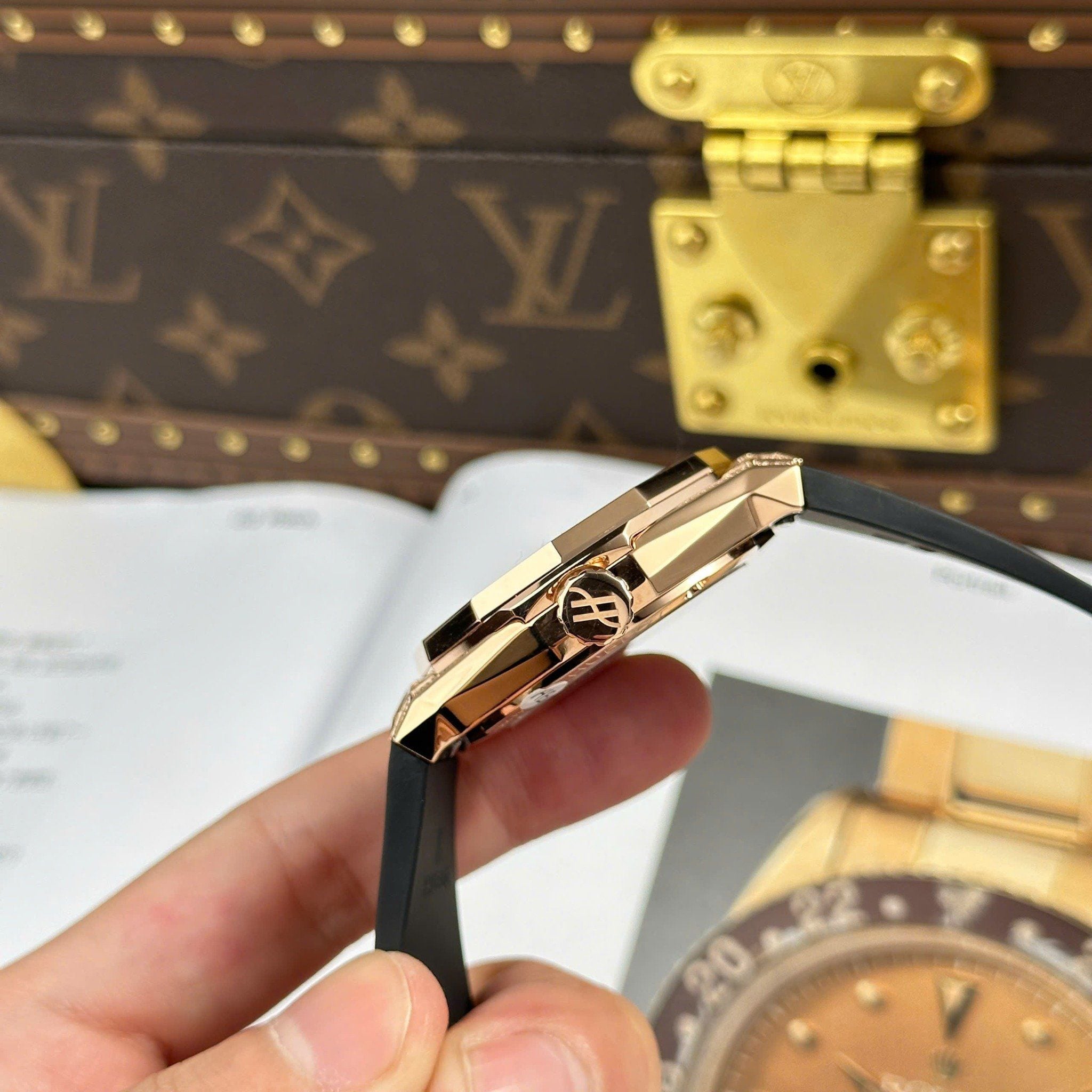 Đồng Hồ Hublot Classic Fusion Orlinski 40mm Rep 1:1 Chế Tác Chuẩn Hãng Mạ Vàng - Full Kim Cương Moissanite