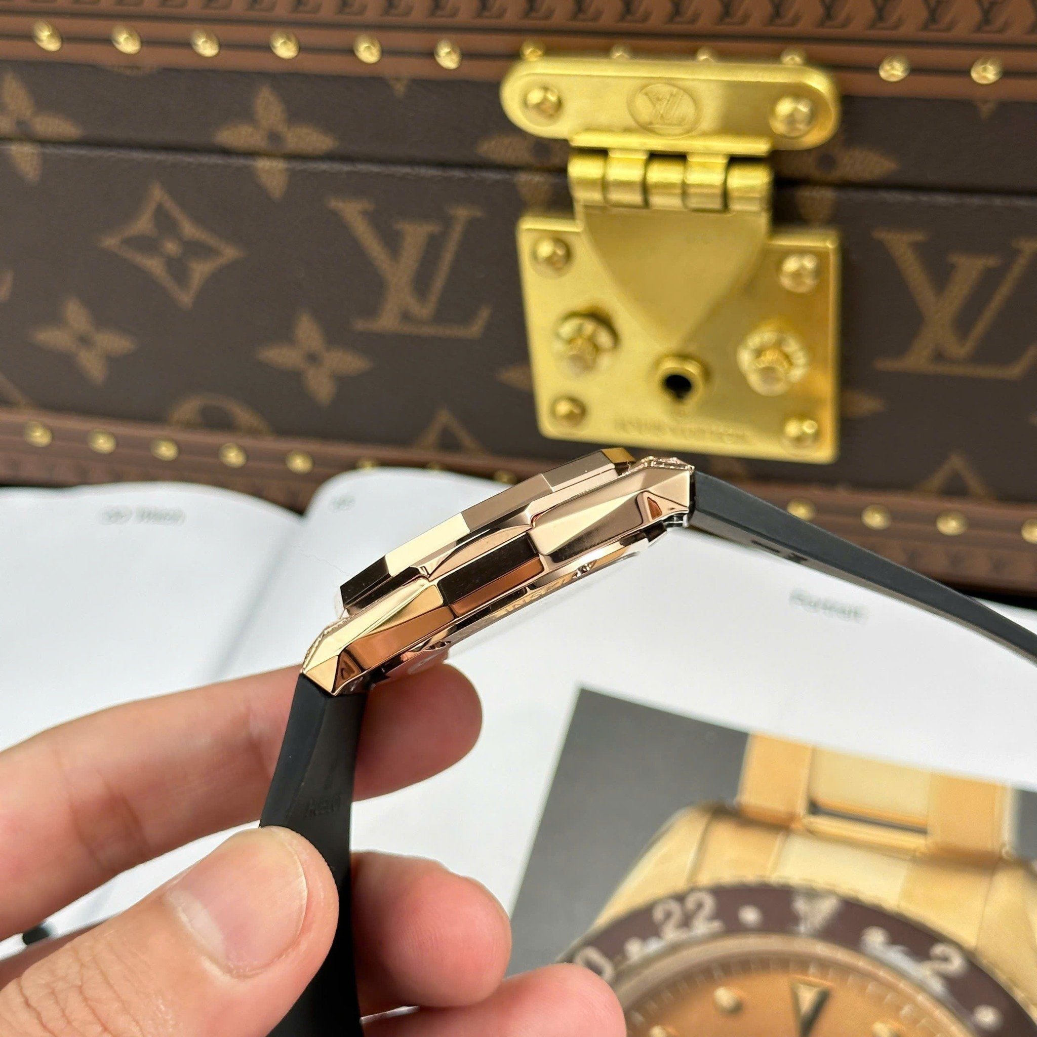 Đồng Hồ Hublot Classic Fusion Orlinski 40mm Rep 1:1 Chế Tác Chuẩn Hãng Mạ Vàng - Full Kim Cương Moissanite