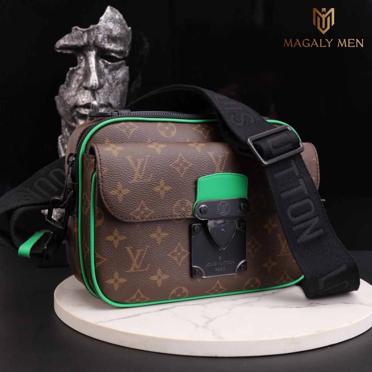 SALE Túi Đeo Chéo Nam Louis Vuitton