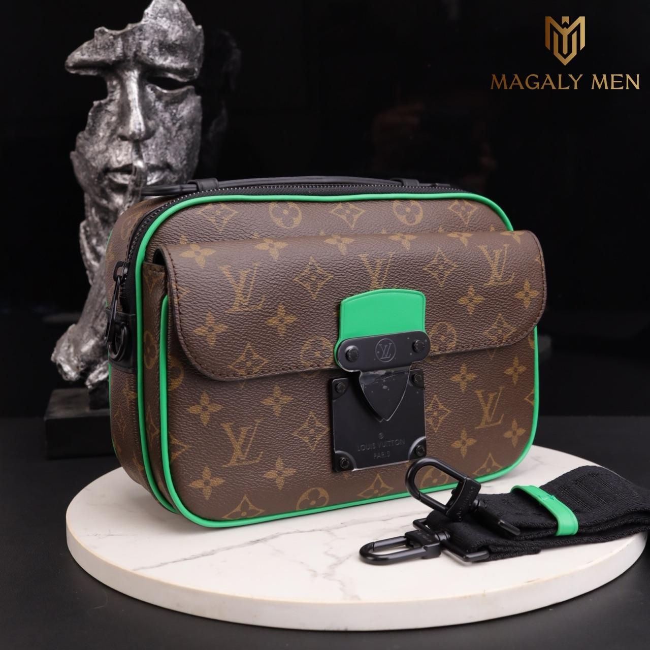 SALE Túi Đeo Chéo Nam Louis Vuitton
