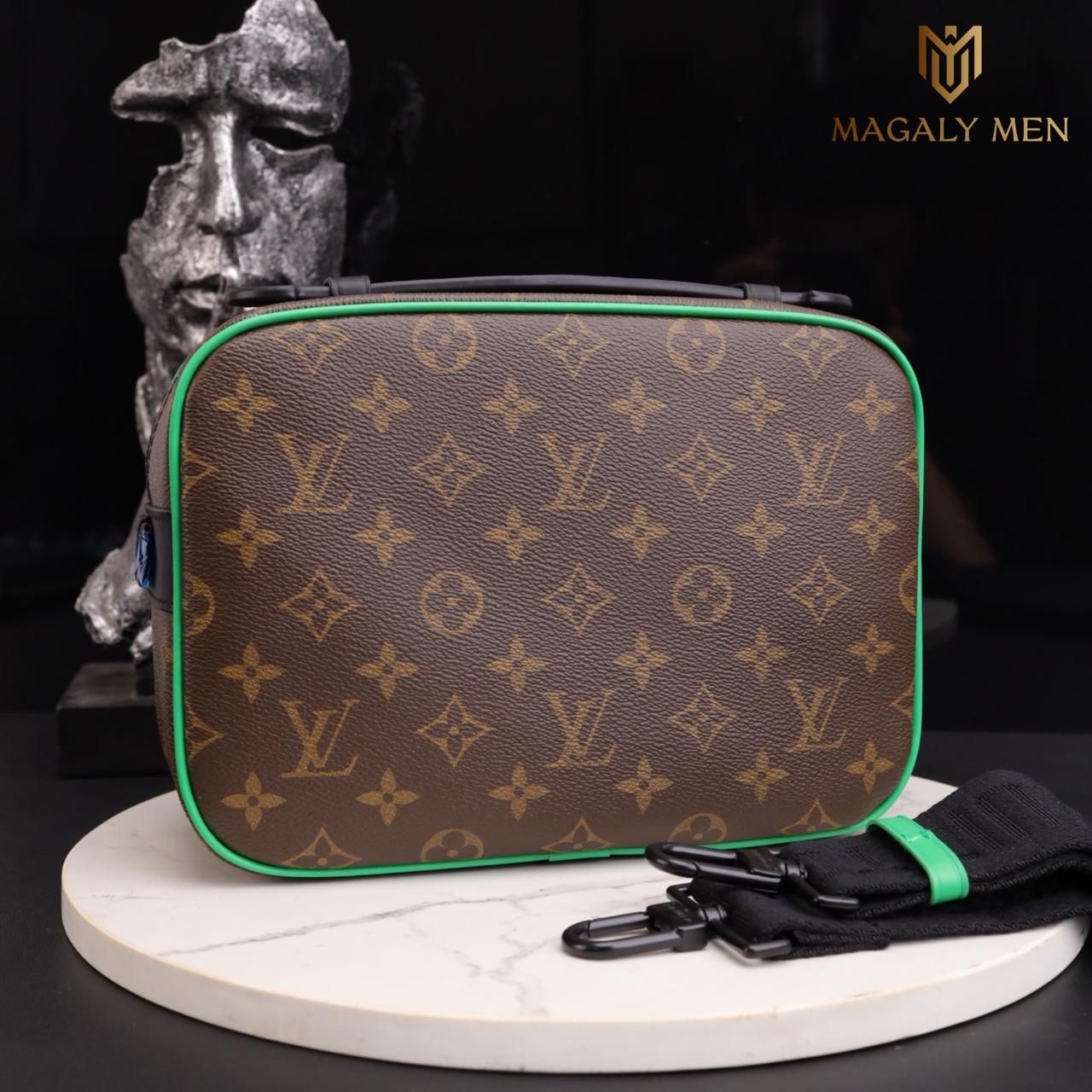 SALE Túi Đeo Chéo Nam Louis Vuitton