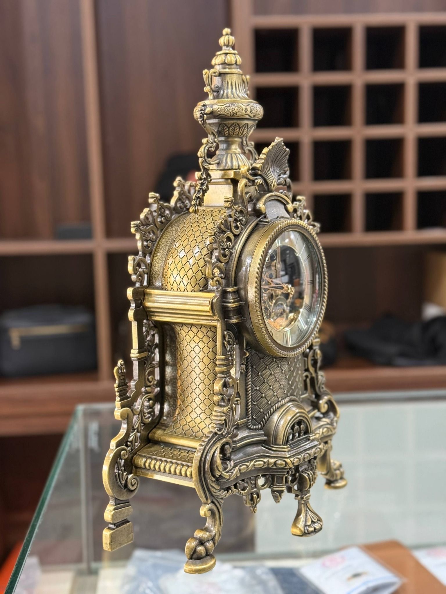 Đồng hồ tháp tân cổ điển để bàn