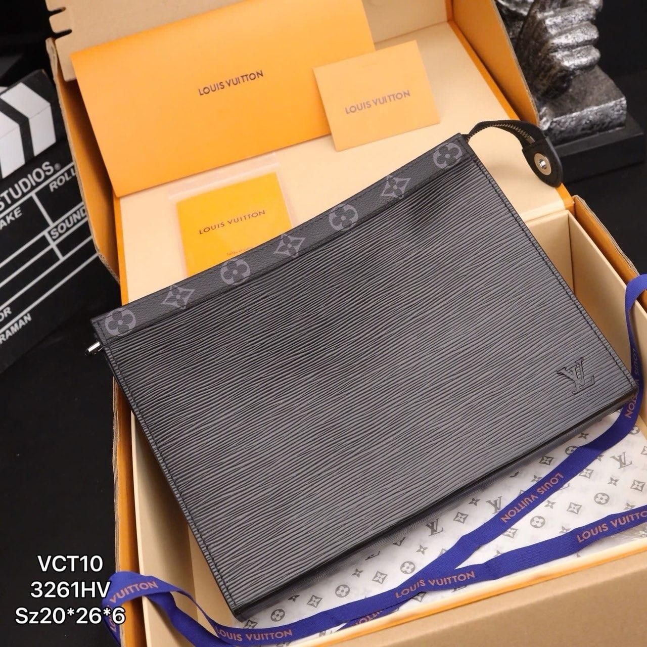 VCT10 Ví Nam Cầm tay, Clutch Cầm Tay Nam Da Bò Louis Vuitton