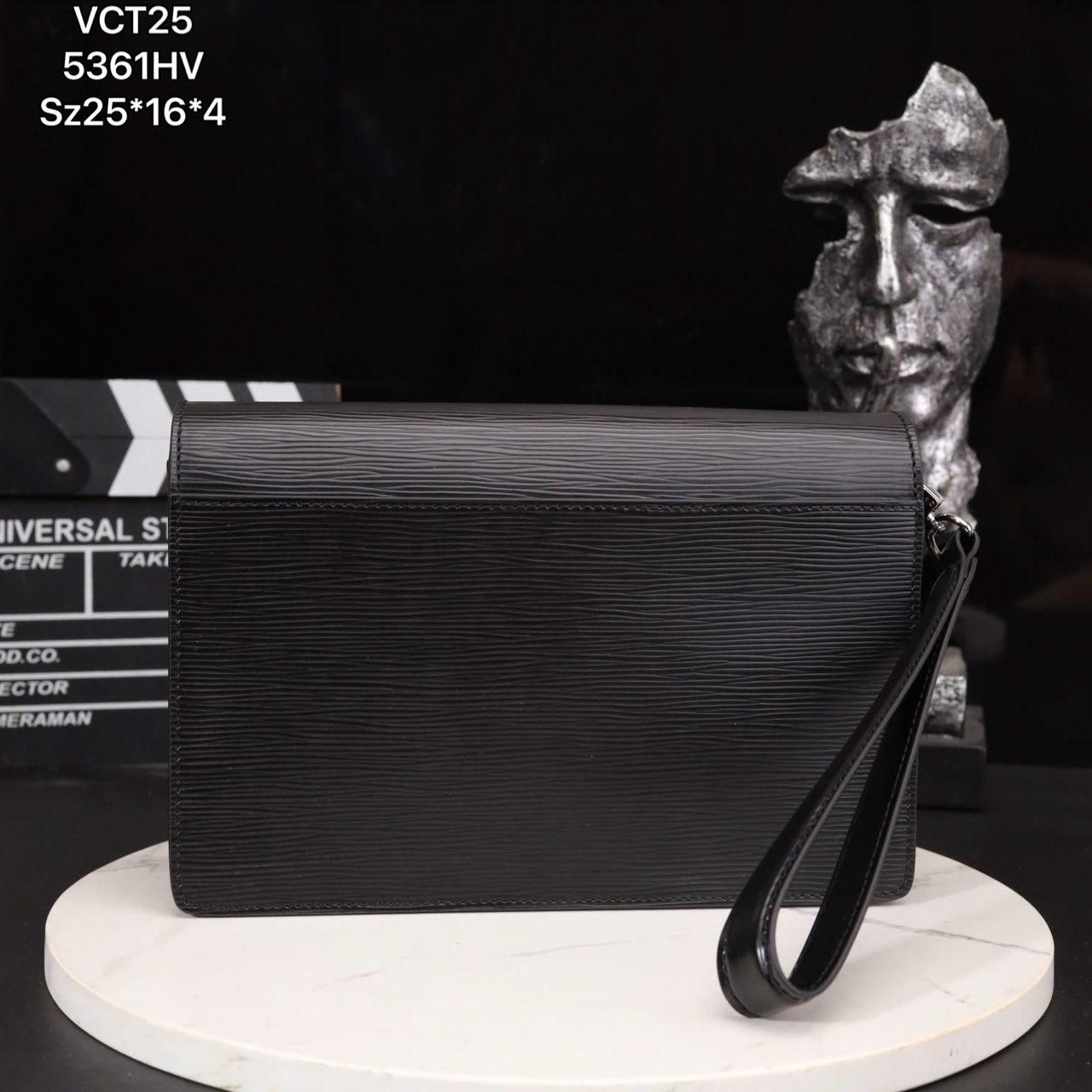 VCT25 Ví Nam Cầm tay, Clutch Cầm Tay Nam Da Bò Louis Vuitton