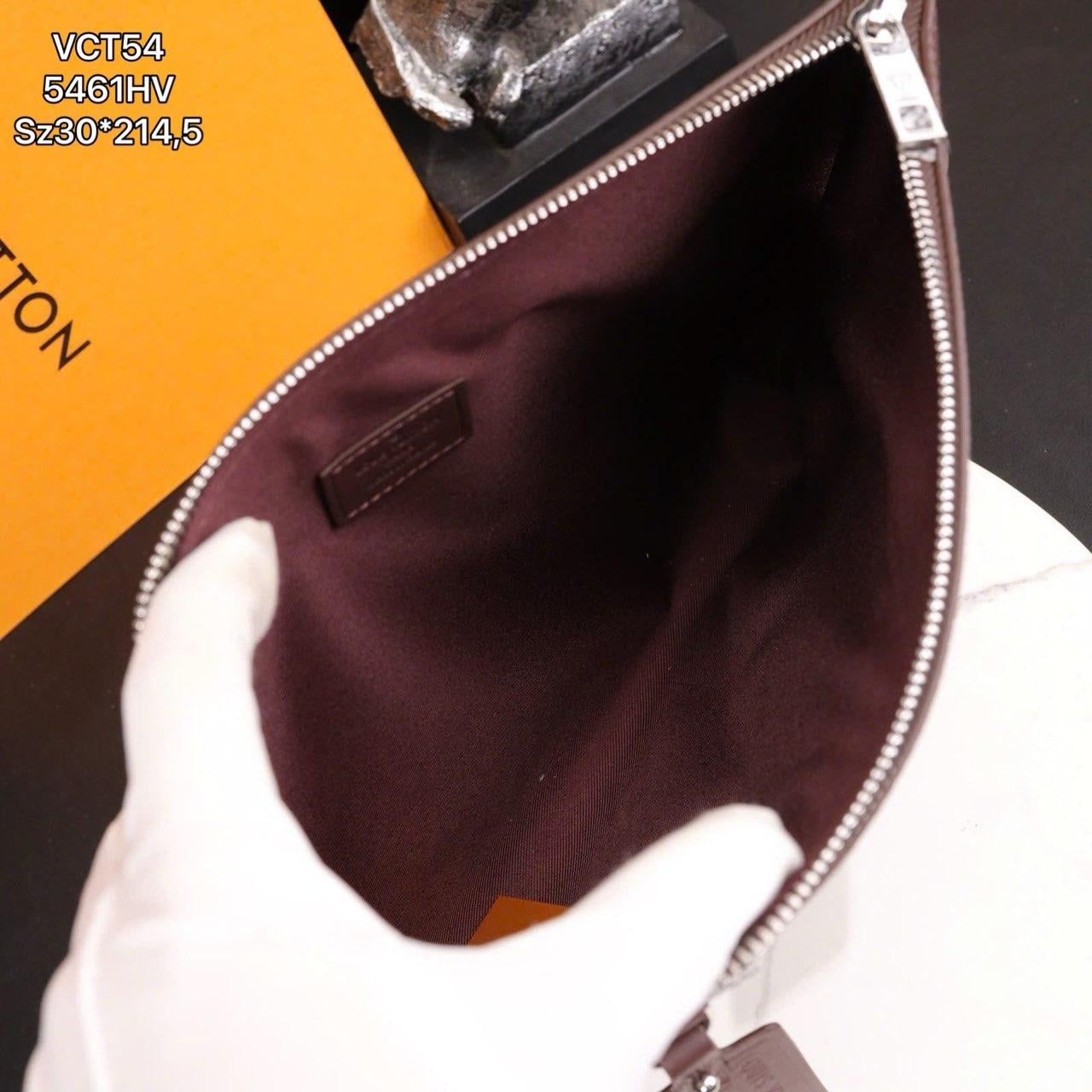 VCT54 Ví Nam Cầm tay, Clutch Cầm Tay Nam Da Bò Louis Vuitton