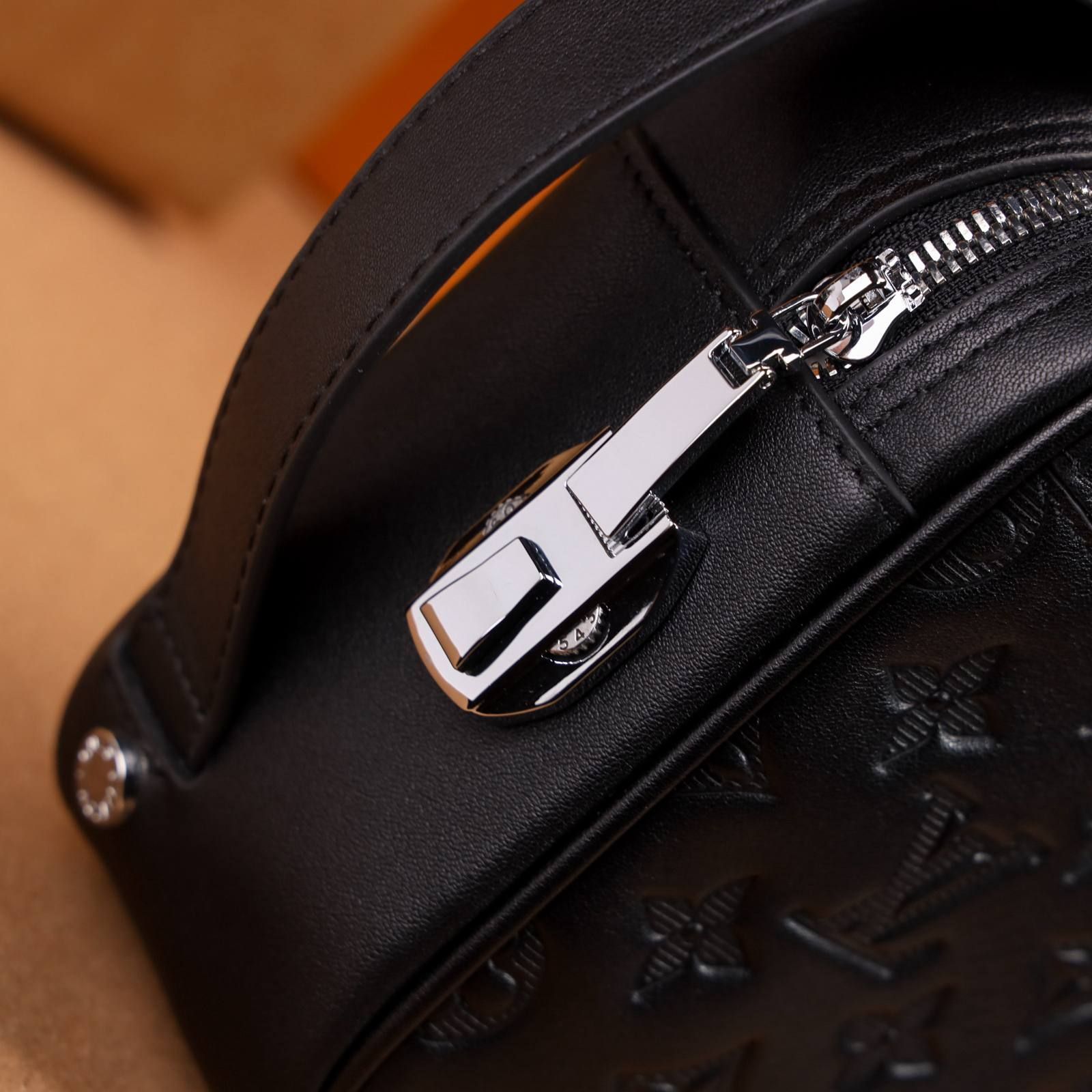 VKS78 Ví Khóa Số, Ví Nam Cầm tay, Clutch Cầm Tay Nam Da Bò Louis Vuitton