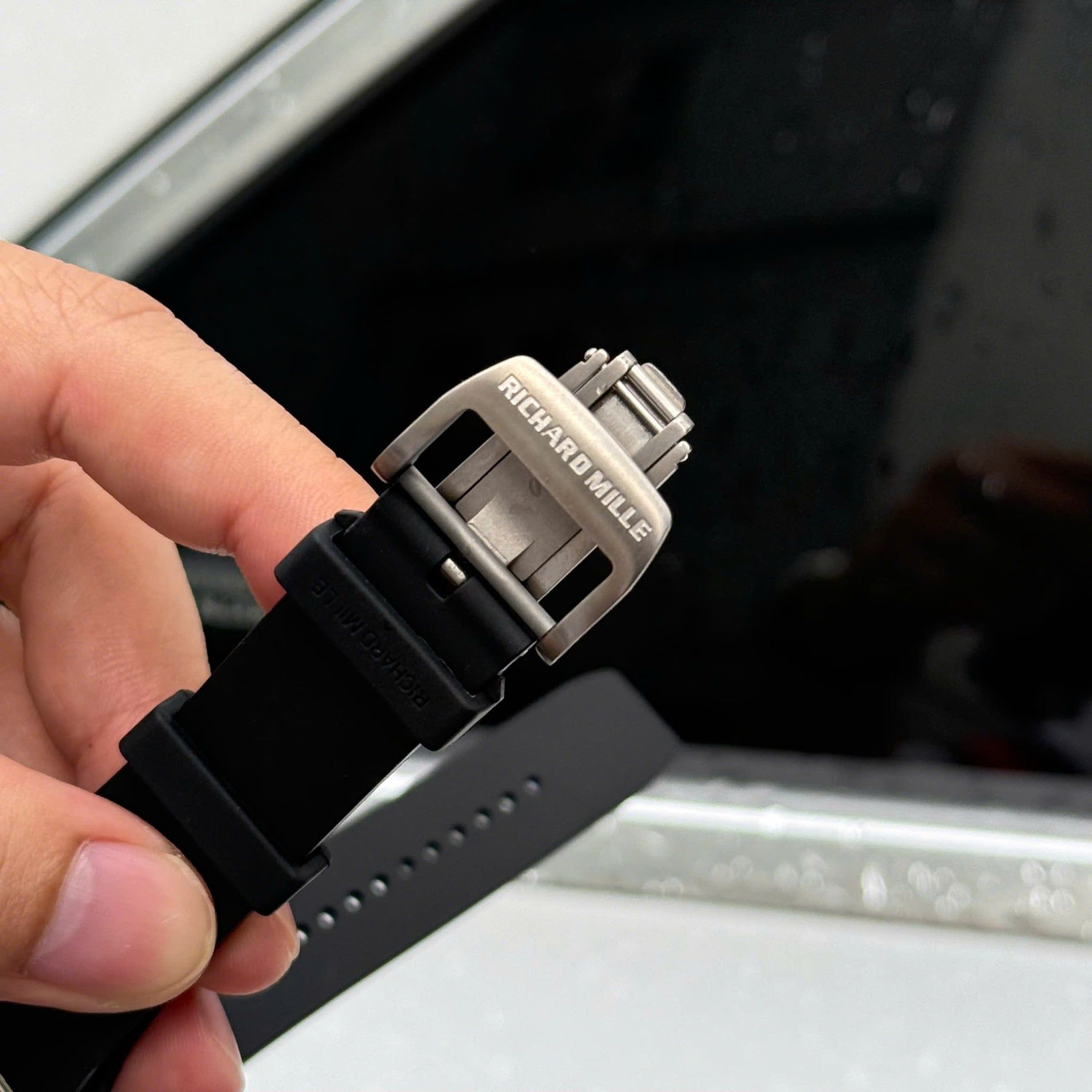 Phiên bản RM 67-01 chế tác với khung vỏ titanium siêu mỏng