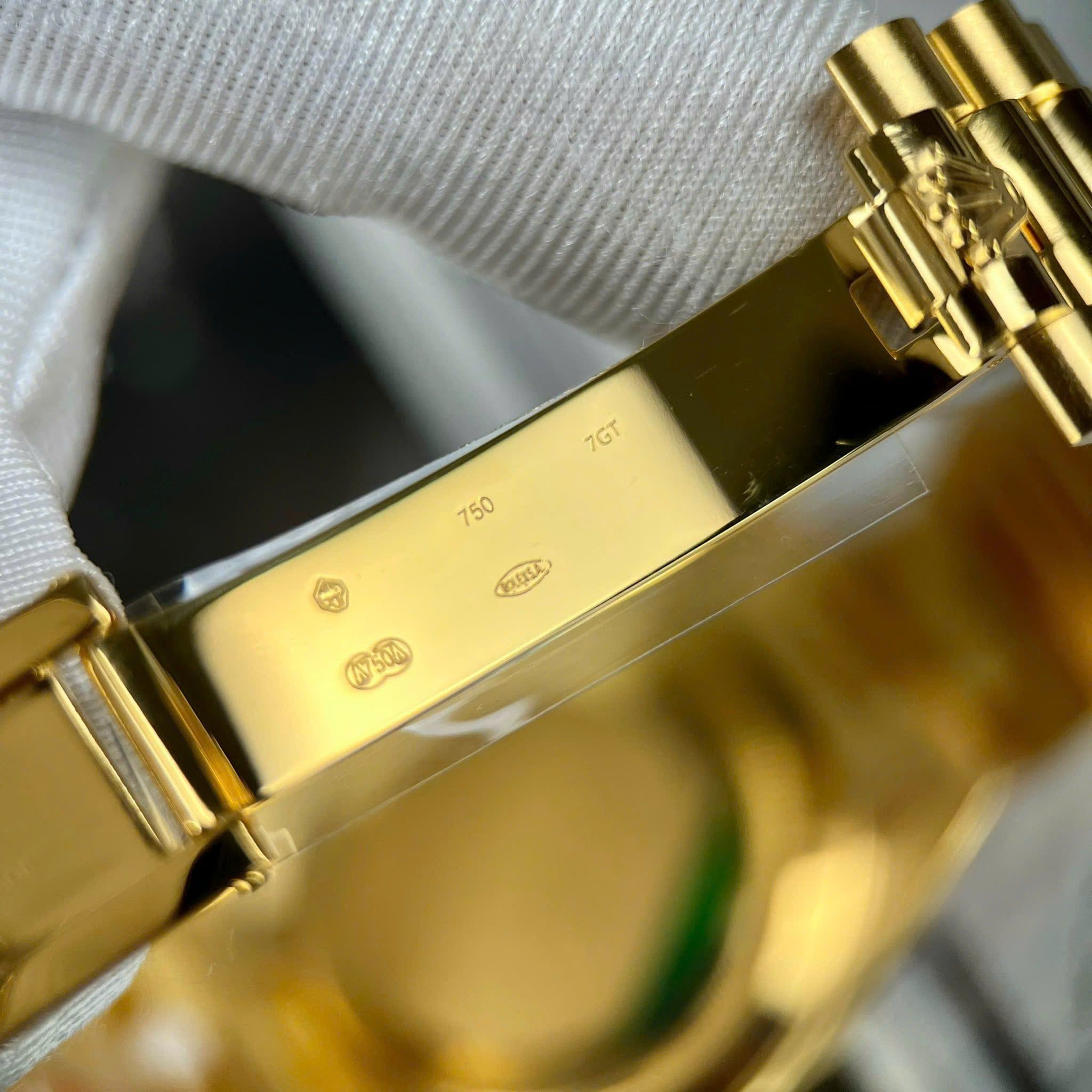 Rolex Oyster Perpetual Day-Date 40mm Vàng 18K Bezel Kim Cương