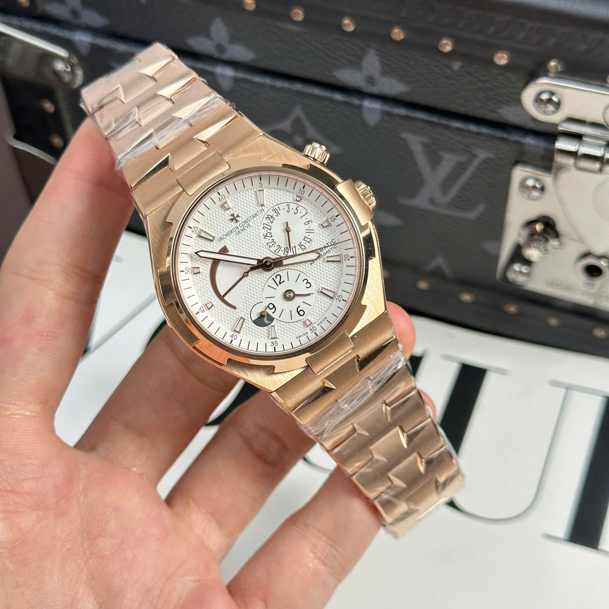 VACHERON CONSTANTIN OVERSEAS 42 MM - Đồng Hồ Vacheron Constantin - Nam