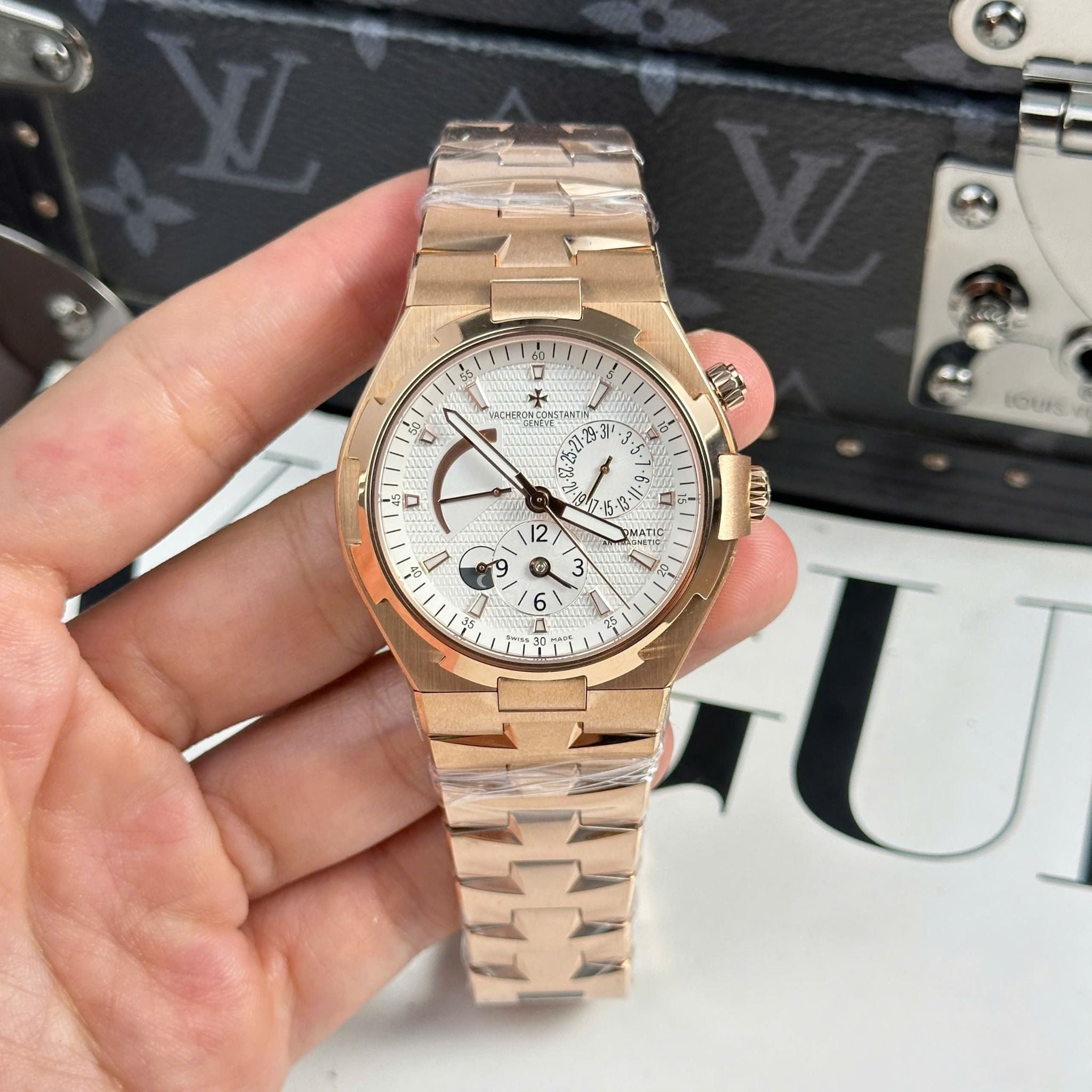 VACHERON CONSTANTIN OVERSEAS 42 MM - Đồng Hồ Vacheron Constantin - Nam