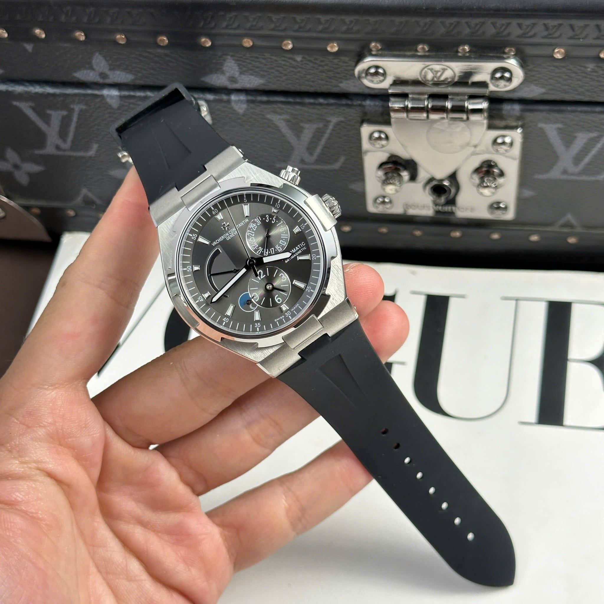 VACHERON CONSTANTIN OVERSEAS 42 MM - Đồng Hồ Vacheron Constantin - Nam