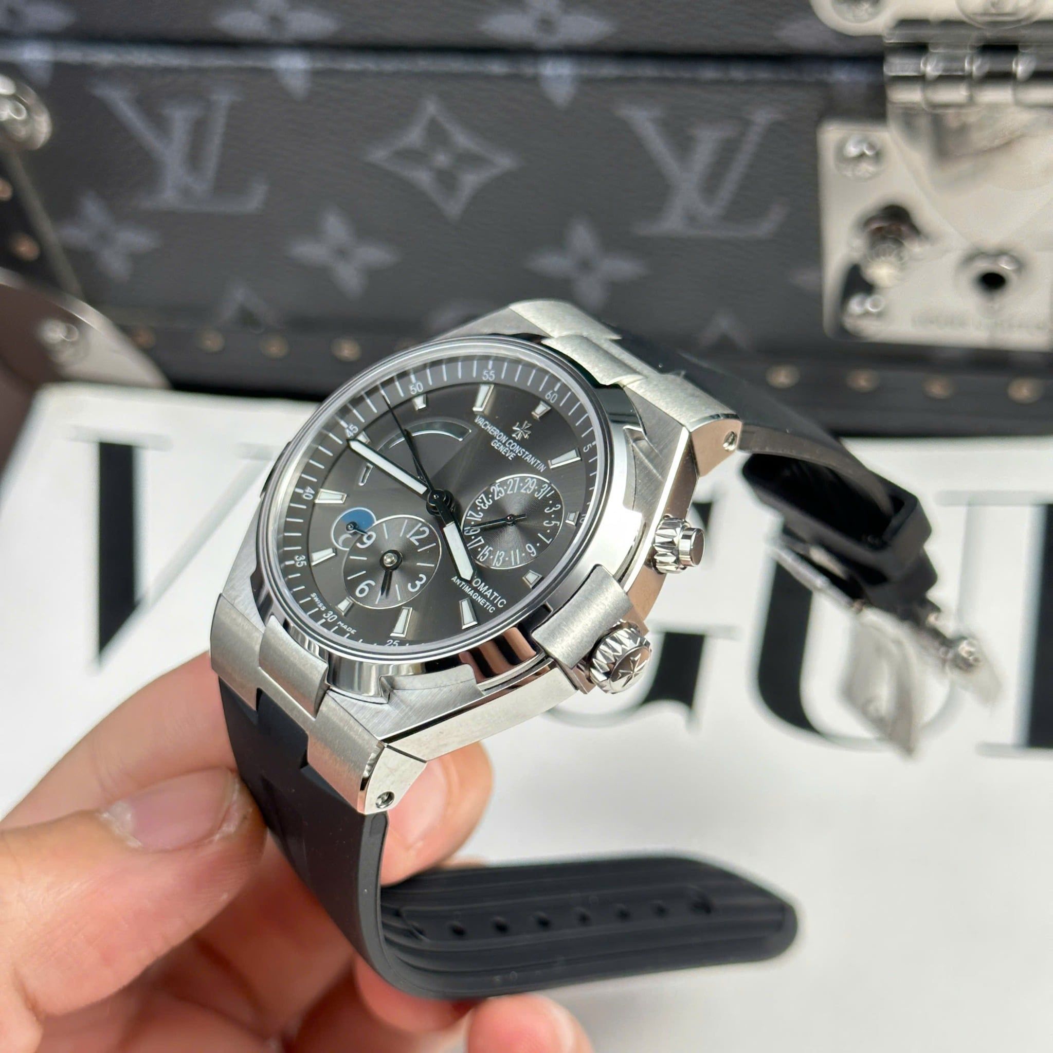 VACHERON CONSTANTIN OVERSEAS 42 MM - Đồng Hồ Vacheron Constantin - Nam