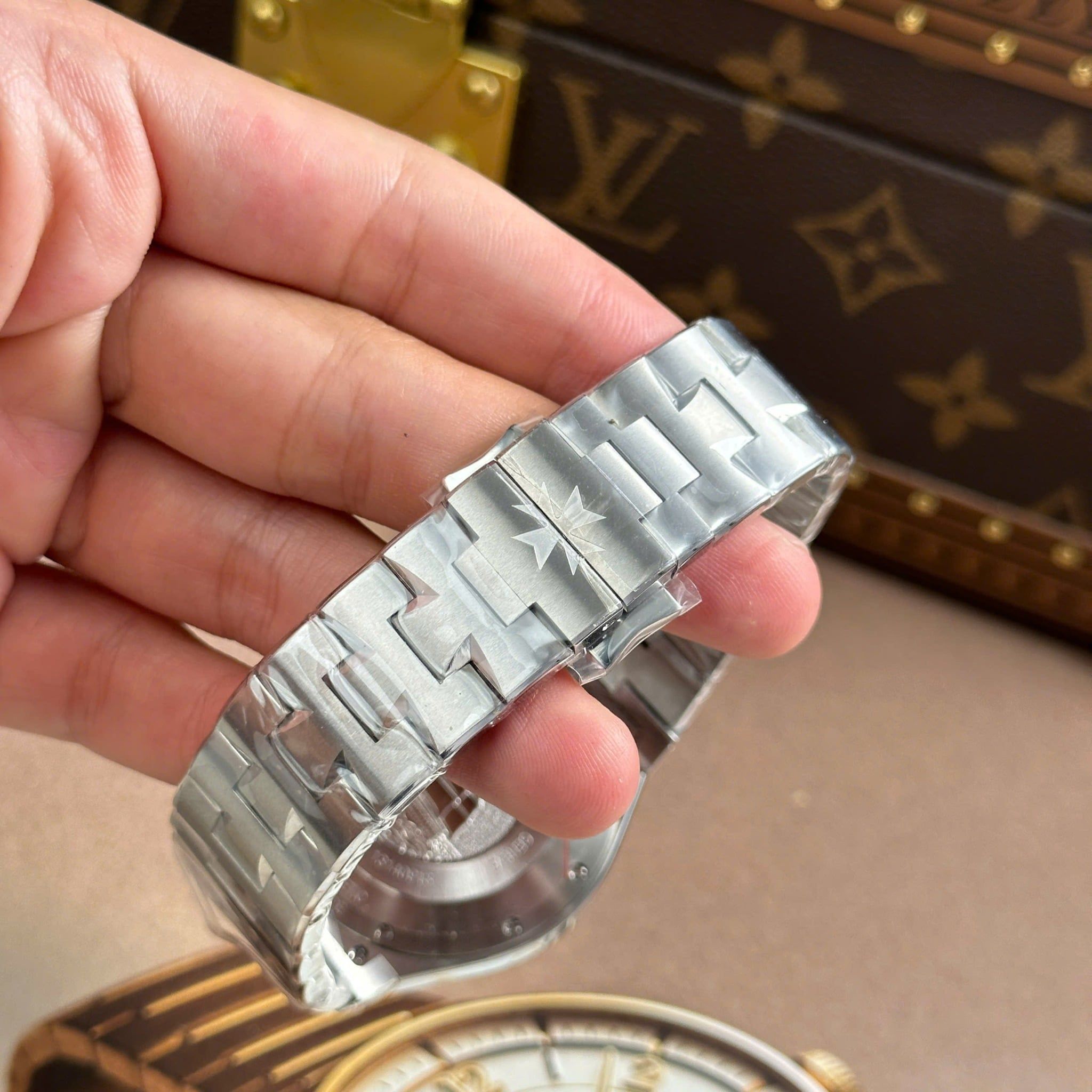 VACHERON CONSTANTIN OVERSEAS 42 MM - Đồng Hồ Vacheron Constantin - Nam