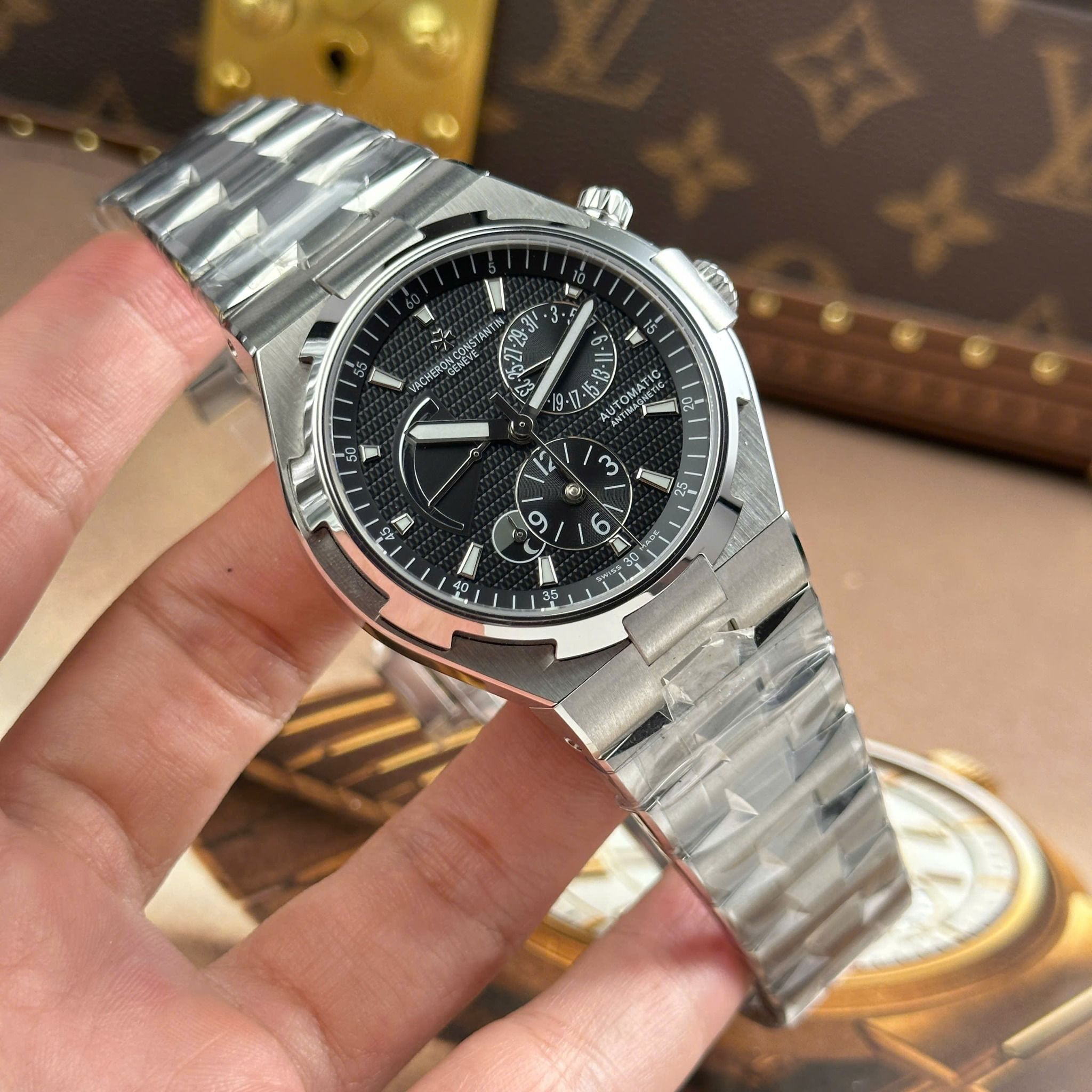 VACHERON CONSTANTIN OVERSEAS 42 MM - Đồng Hồ Vacheron Constantin - Nam