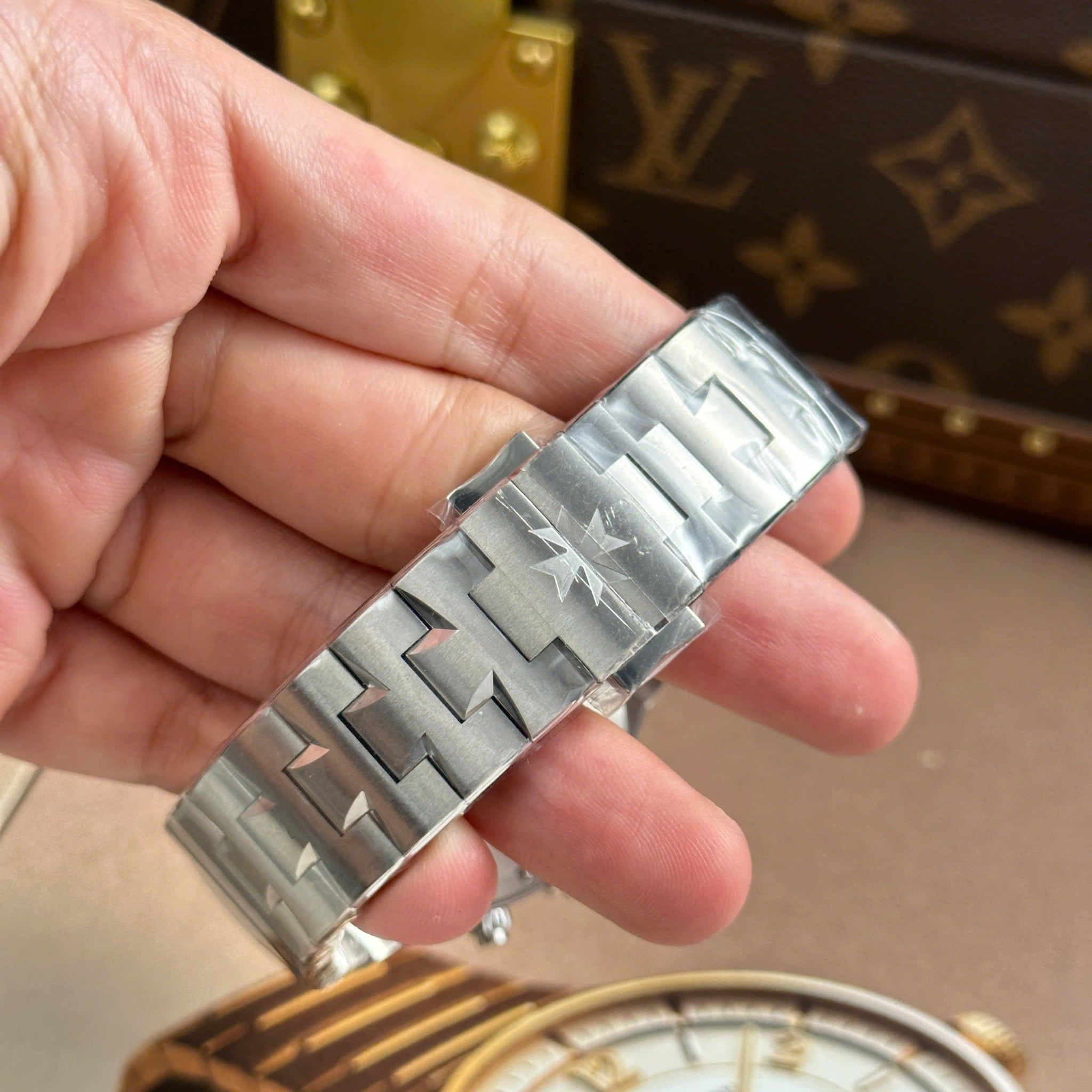 VACHERON CONSTANTIN OVERSEAS 42 MM - Đồng Hồ Vacheron Constantin - Nam
