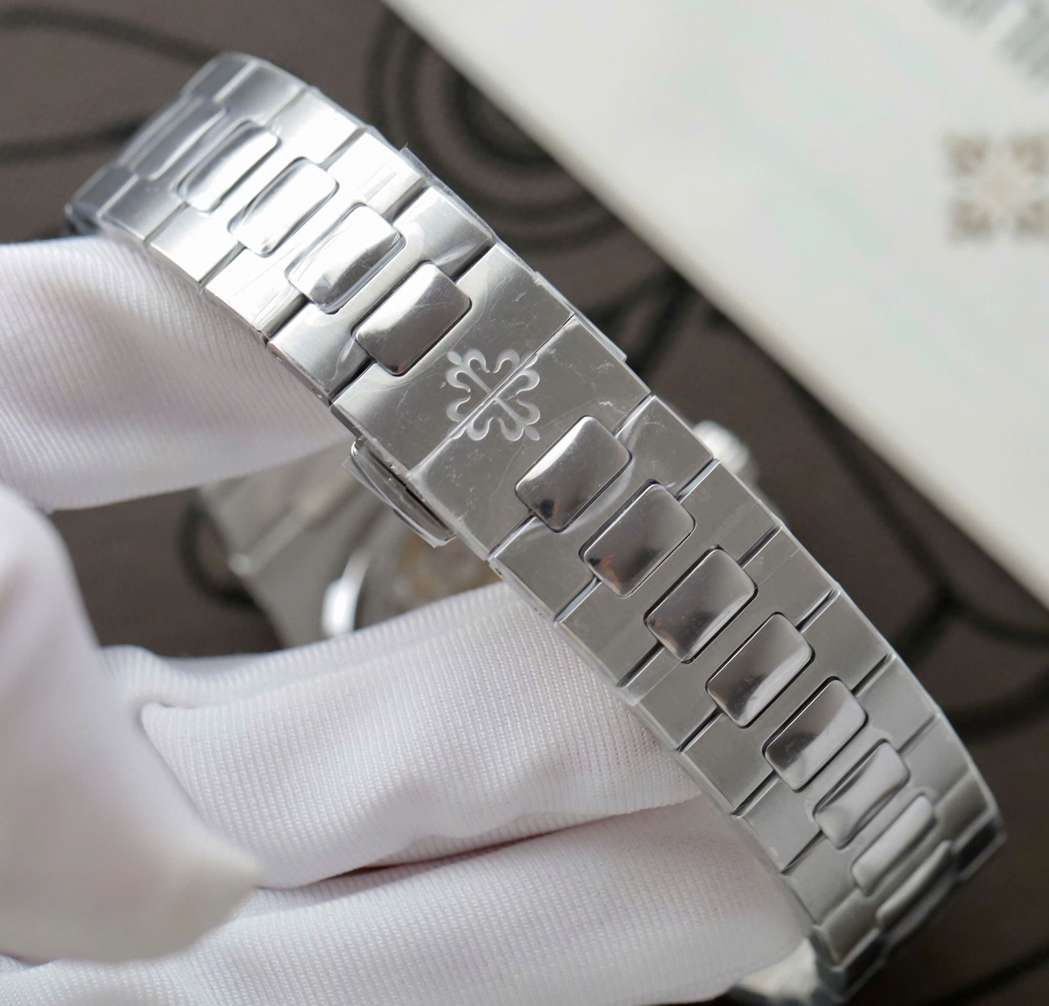 PATEK PHILIPPE NAUTILUS 40 MM - Đồng Hồ Patek Philippe - Namc