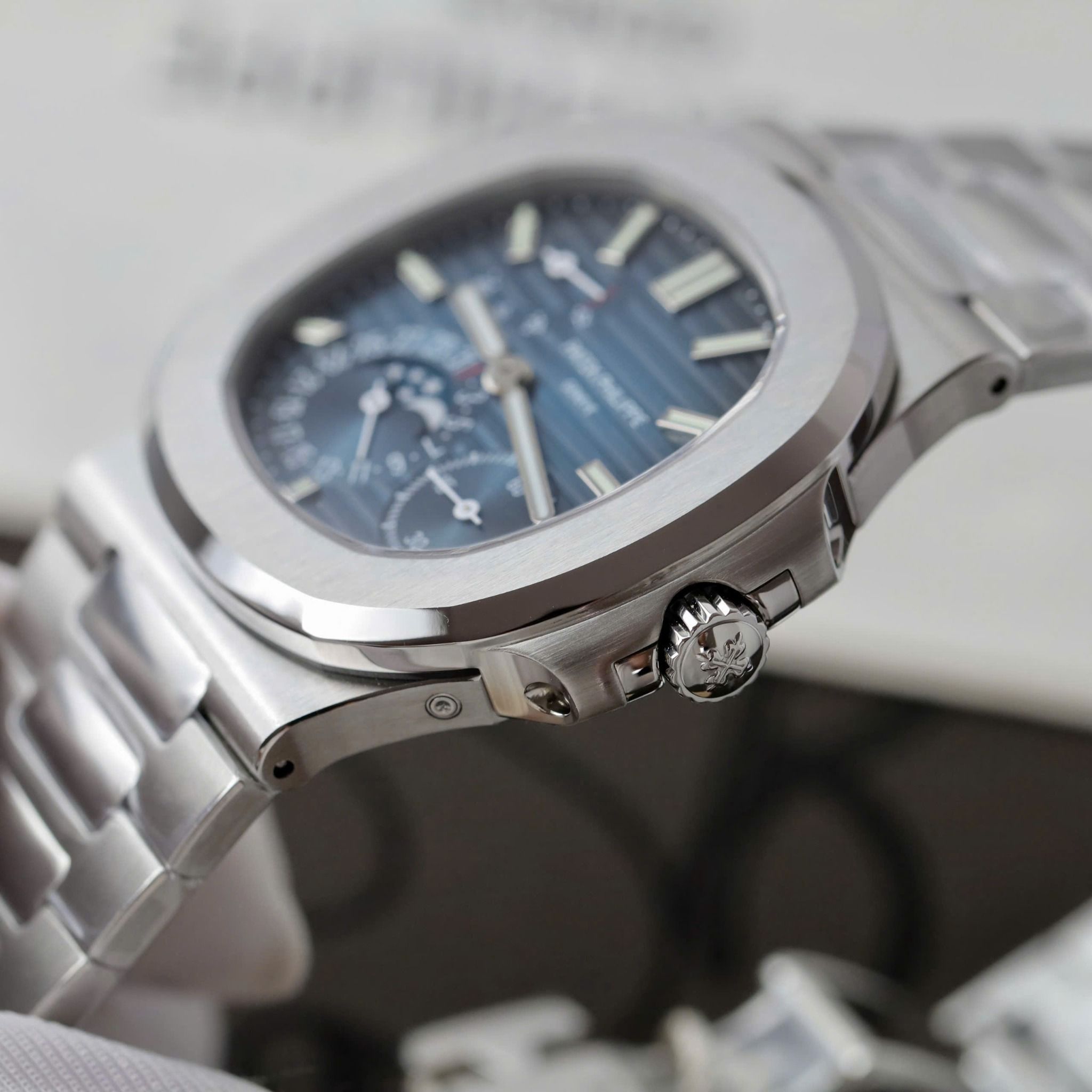 PATEK PHILIPPE NAUTILUS 40 MM - Đồng Hồ Patek Philippe - Namc