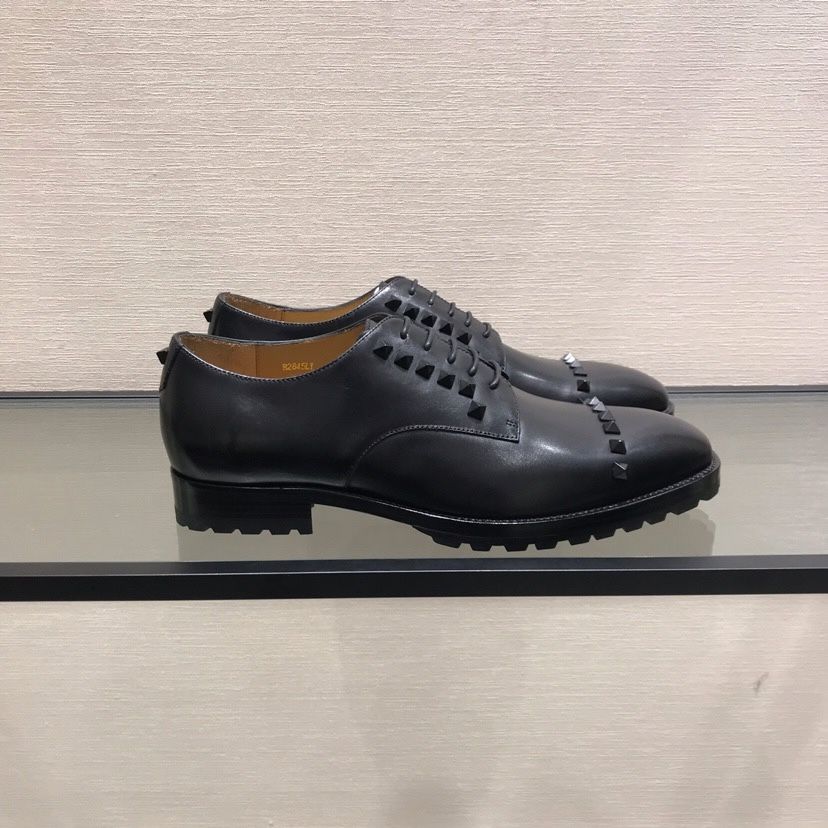 Giày Tây Valentino Garavani Oxford Màu đen Mũi Tròn