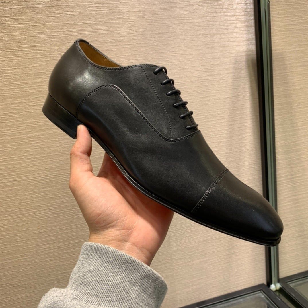 Giày Tây Christian Louboutin Oxford Màu Đen Mũi Nhọn