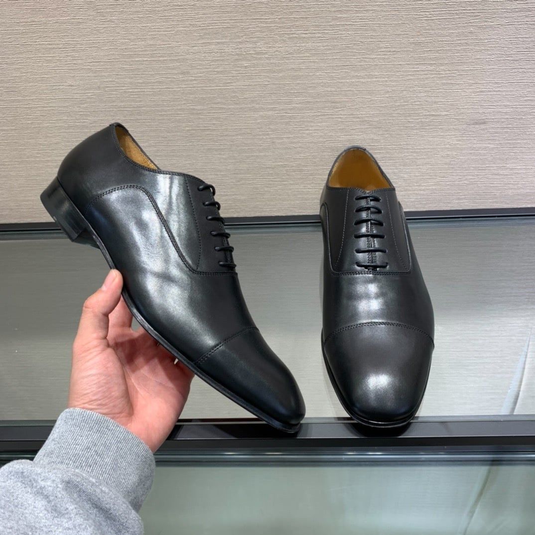 Giày Tây Christian Louboutin Oxford Màu Đen Mũi Nhọn