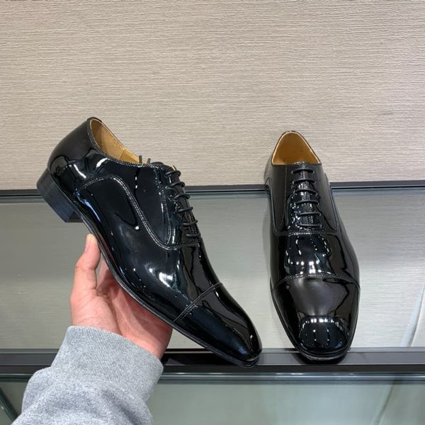 Giày Tây Christian Louboutin Oxford Màu Đen Bóng Mũi Nhọn