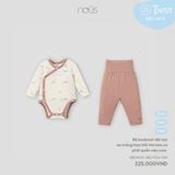 Bộ bodysuit dài tay áo trắng họa tiết thỏ kéo xe phối quần nâu cam Nous