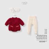 Bộ bodysuit dài tay caro đỏ phối quần tất màu be kèm lá cổ rời Nous