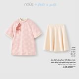 Áo dài hồng họa tiết đám mây đính dây hoa phối váy màu be Nous