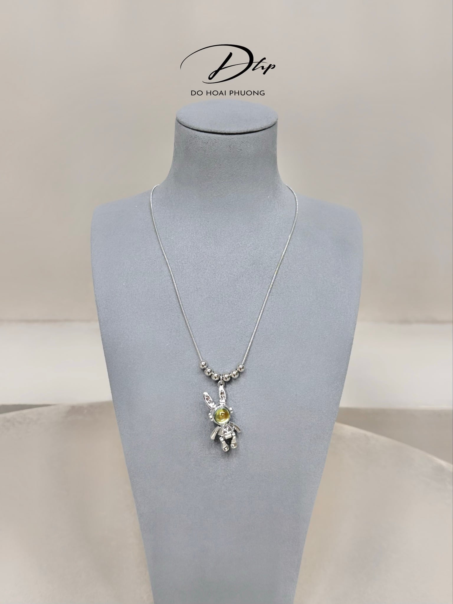  F136 - PKH - H319 - Vũ trụ 