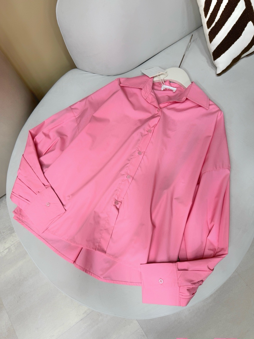  U79 - TH18 ÁO HỒNG 