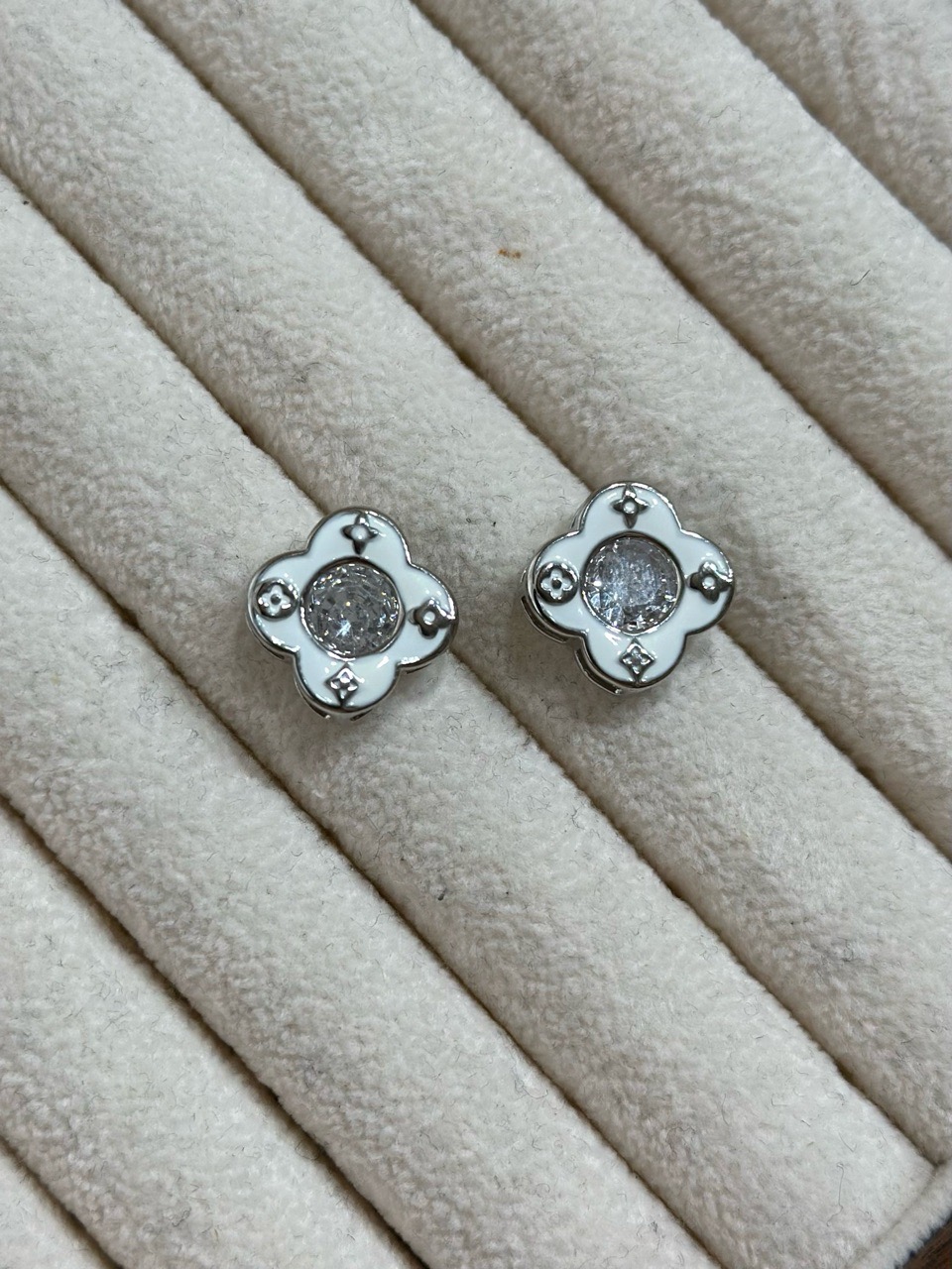  W105 - PKH - 5124 - BW 