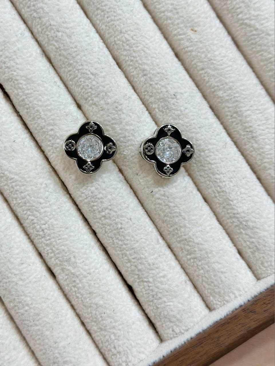  W103 - PKH - 5124 - B 