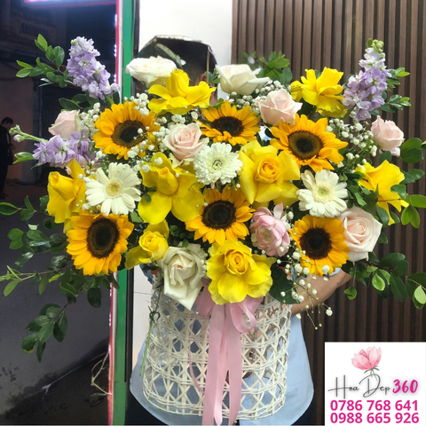 Giỏ hoa chúc mừng G084