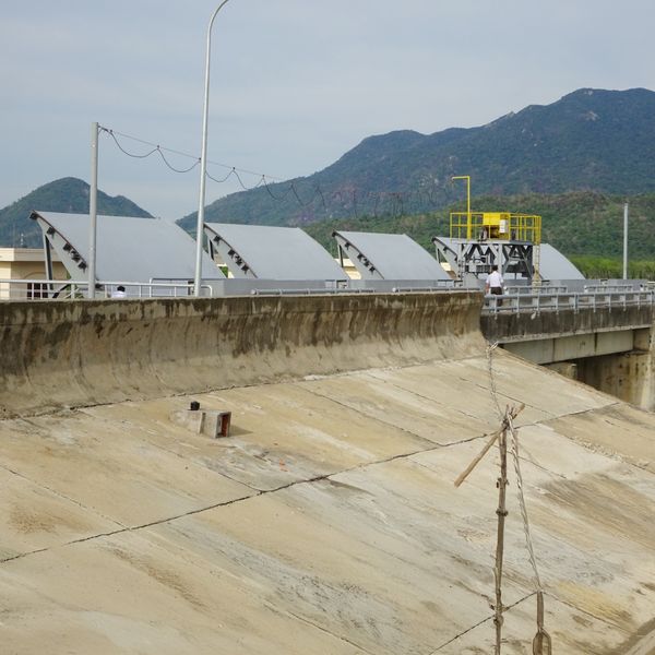  CỬA VAN CUNG DINH 3 