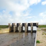  CỬA VAN CUNG DINH 3 