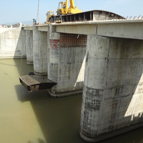  CỬA VAN CUNG DINH 3 