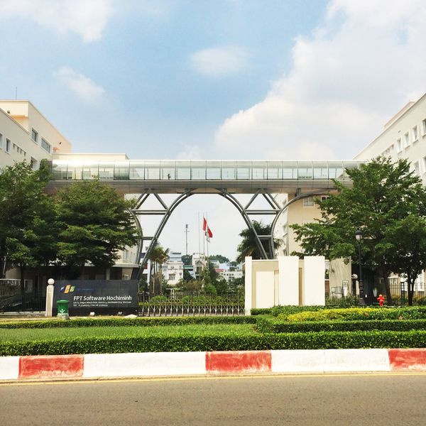  CẦU VƯỢT FPT Q9 