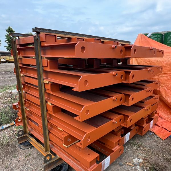  KHUNG ĐỠ THIẾT BỊ 