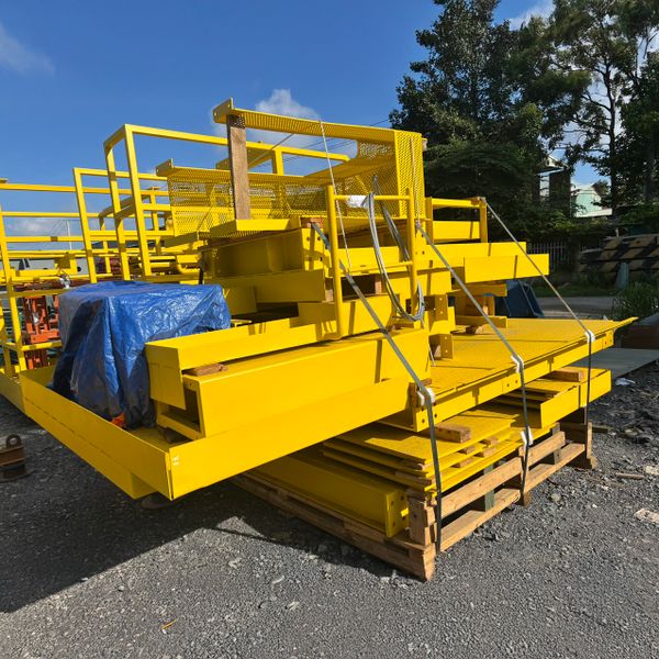  KHUNG ĐỠ THIẾT BỊ 